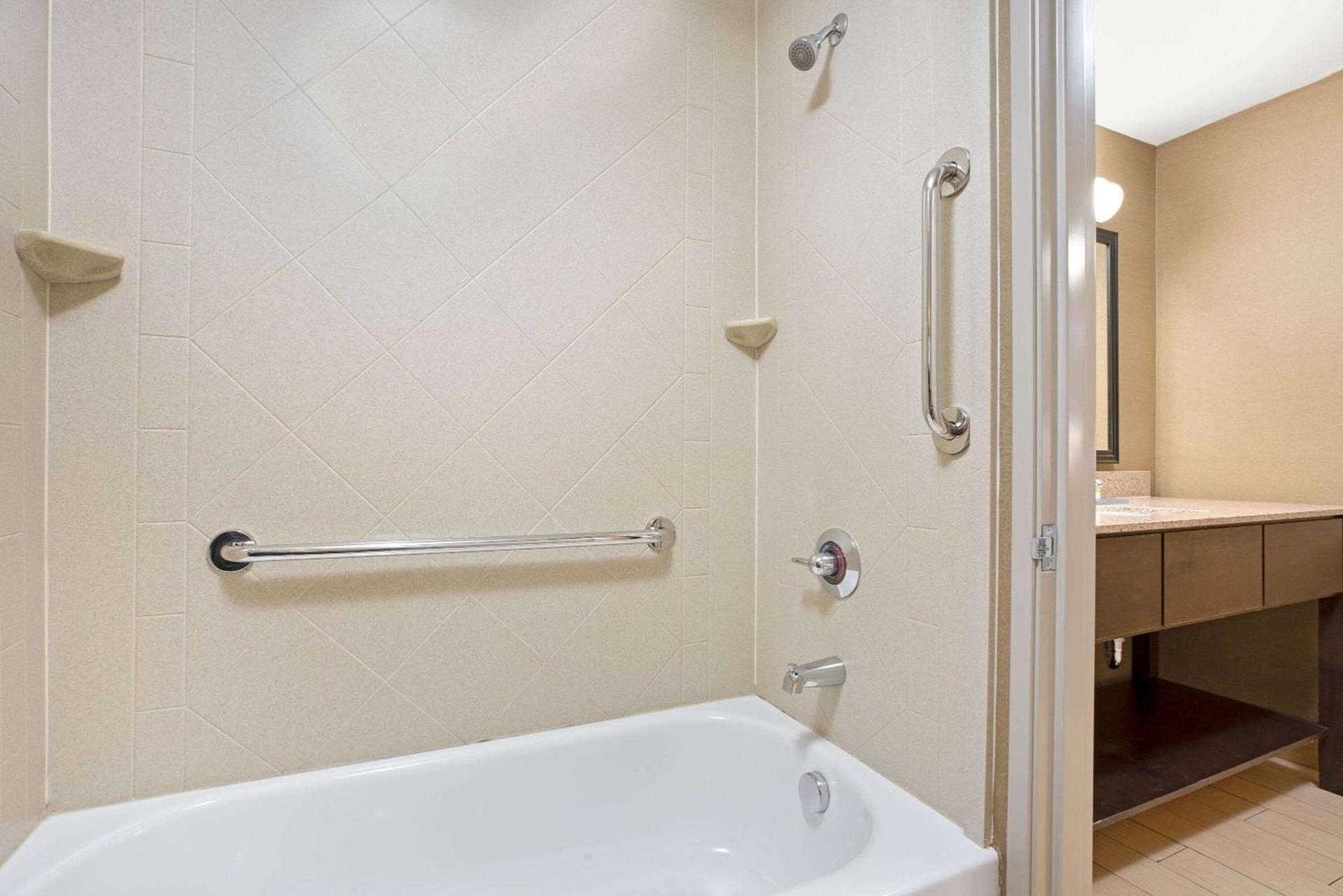 La Quinta by Wyndham Bellingham photo 59