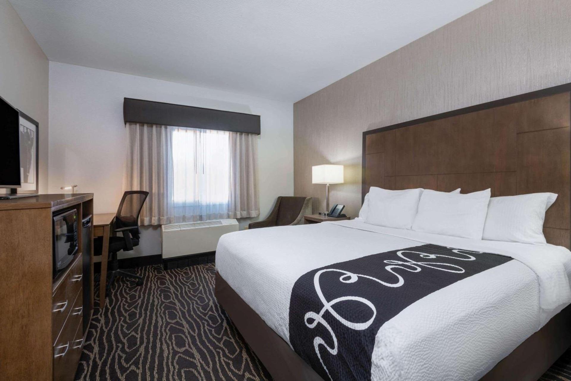 La Quinta by Wyndham Fairbanks Airport photo 8