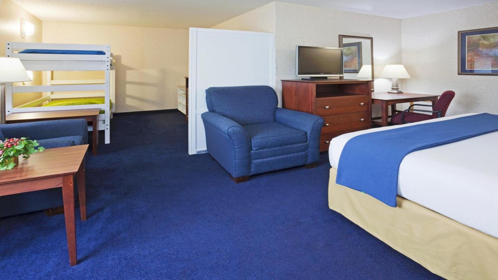 Holiday Inn Express Deforest Madison Area by IHG photo 27