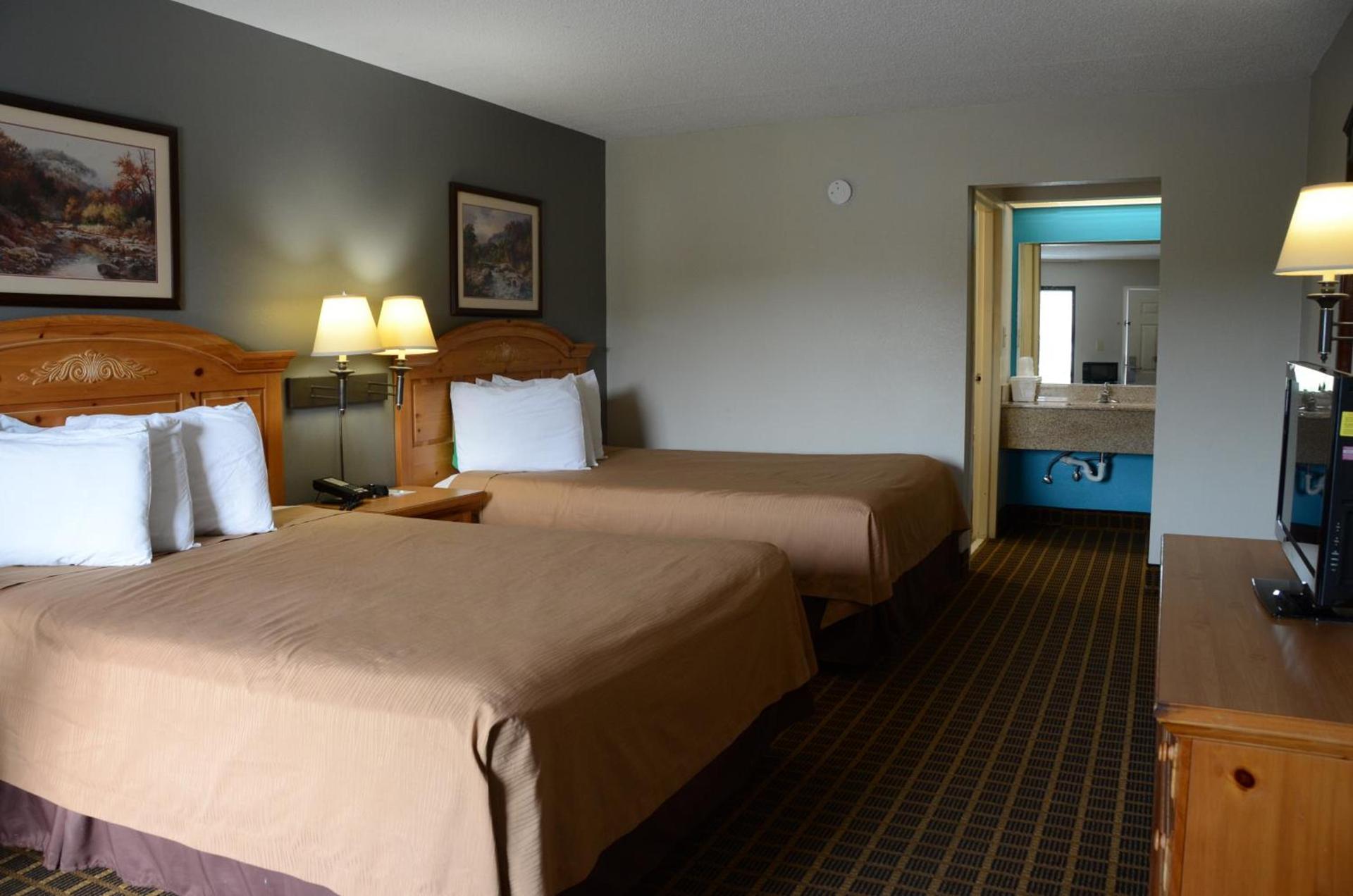 Clarksville Inn photo 6