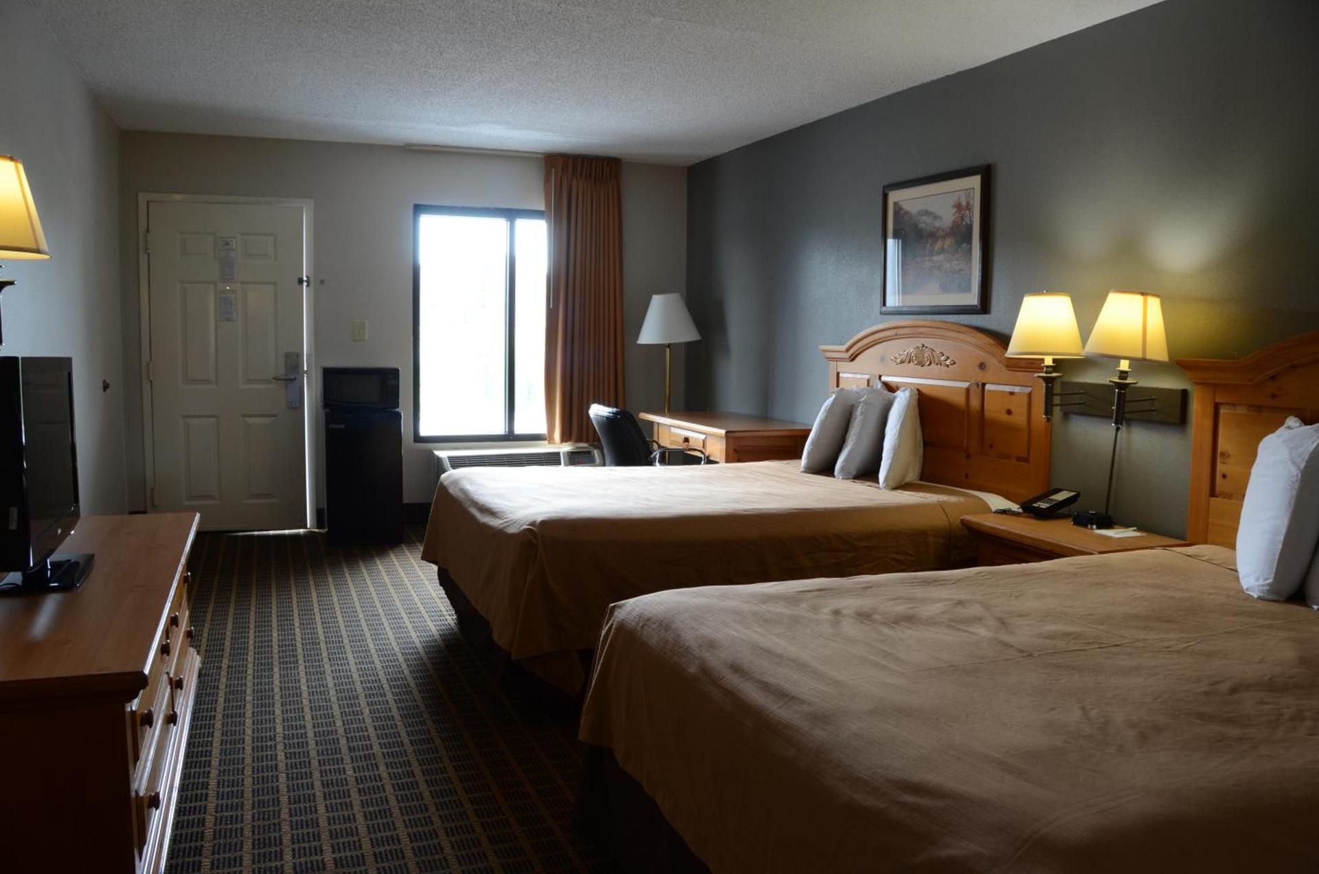 Clarksville Inn photo 11