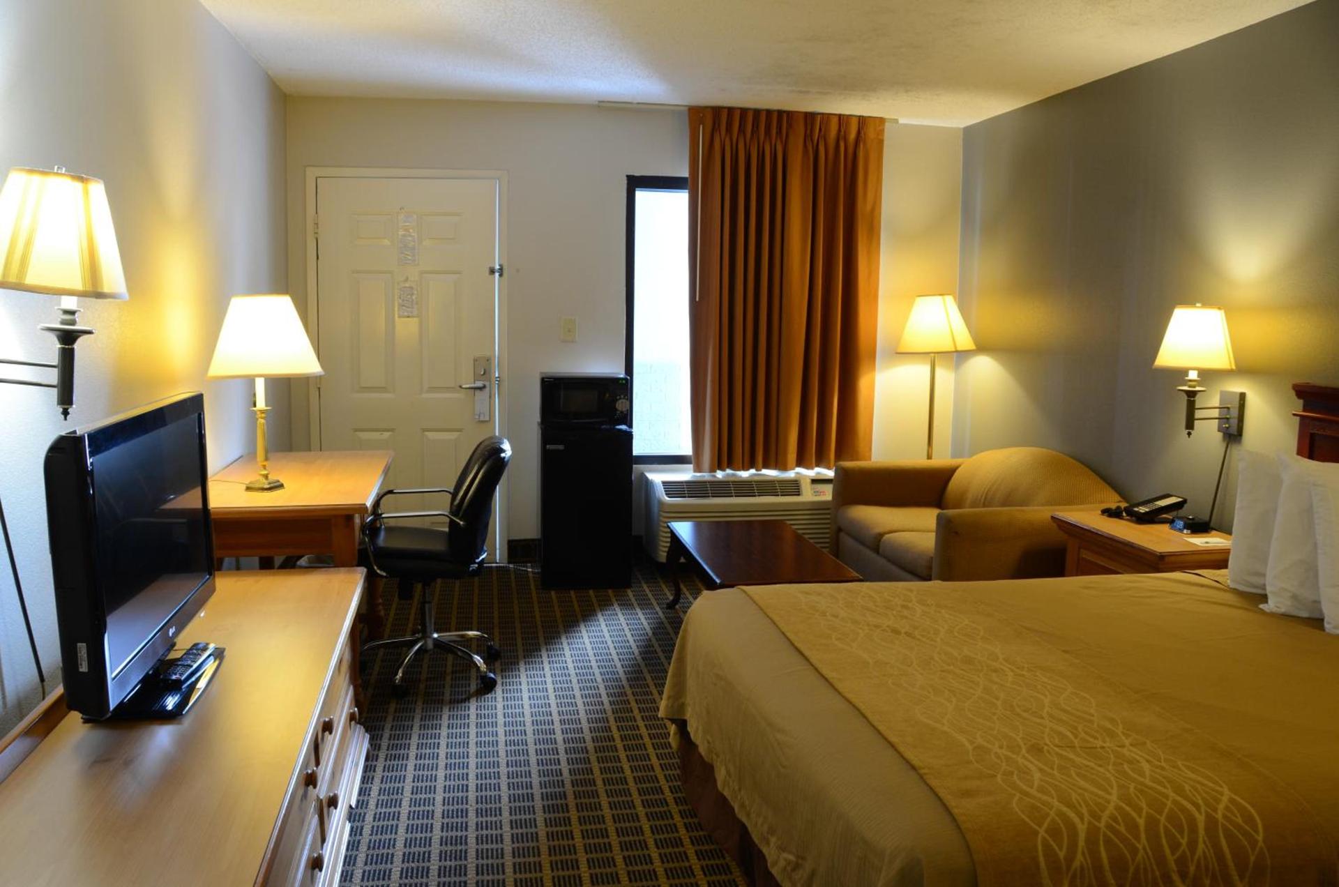 Clarksville Inn photo 9