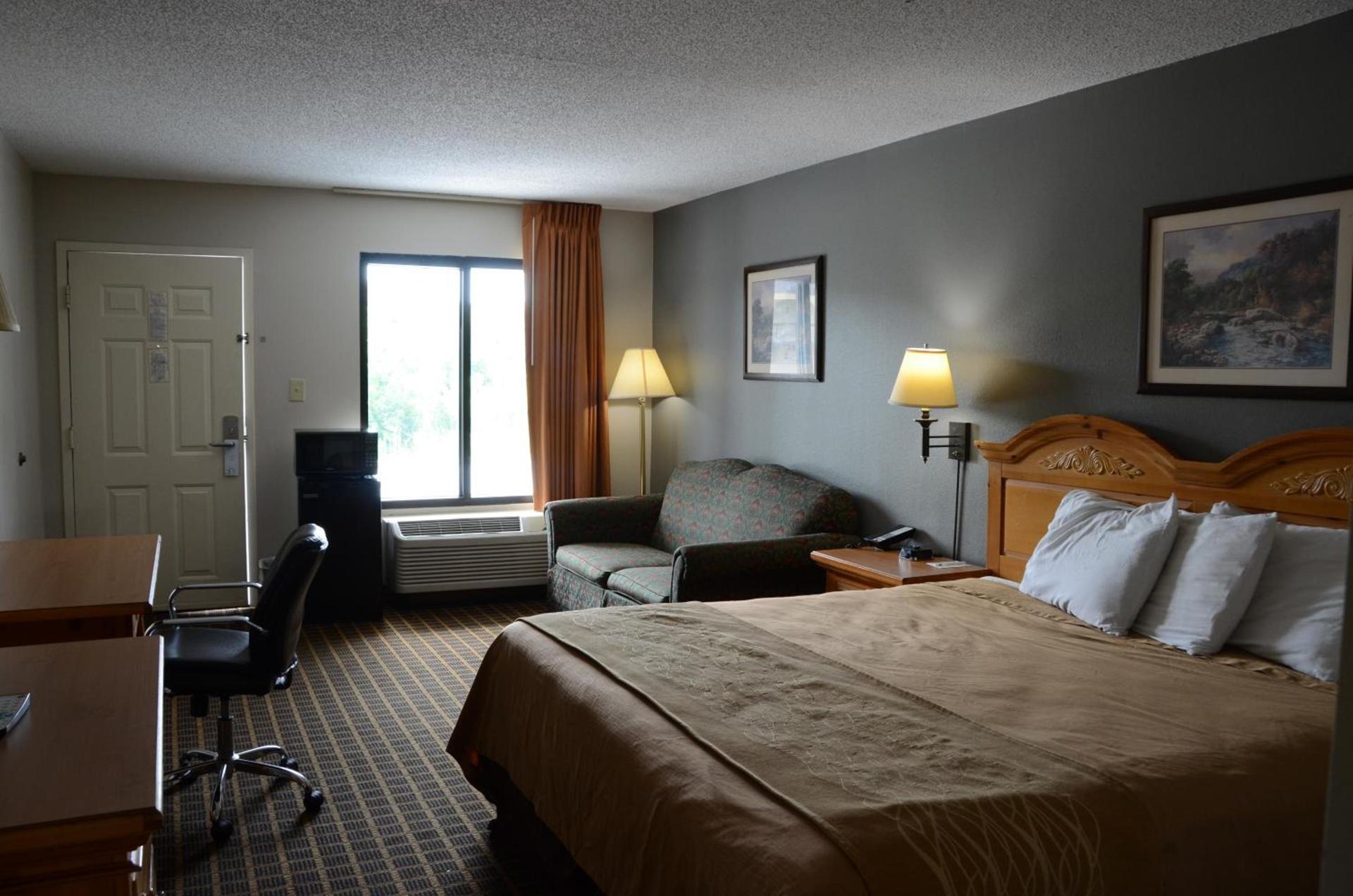Clarksville Inn photo 8