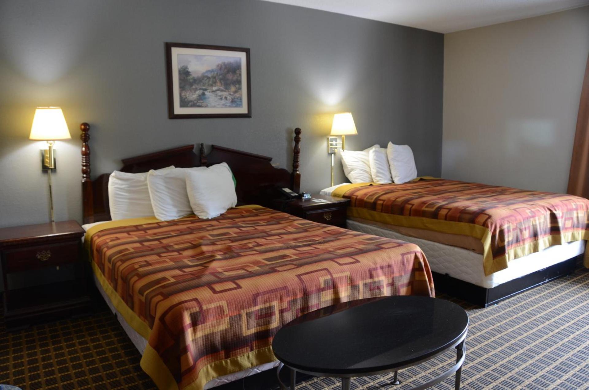 Clarksville Inn photo 13