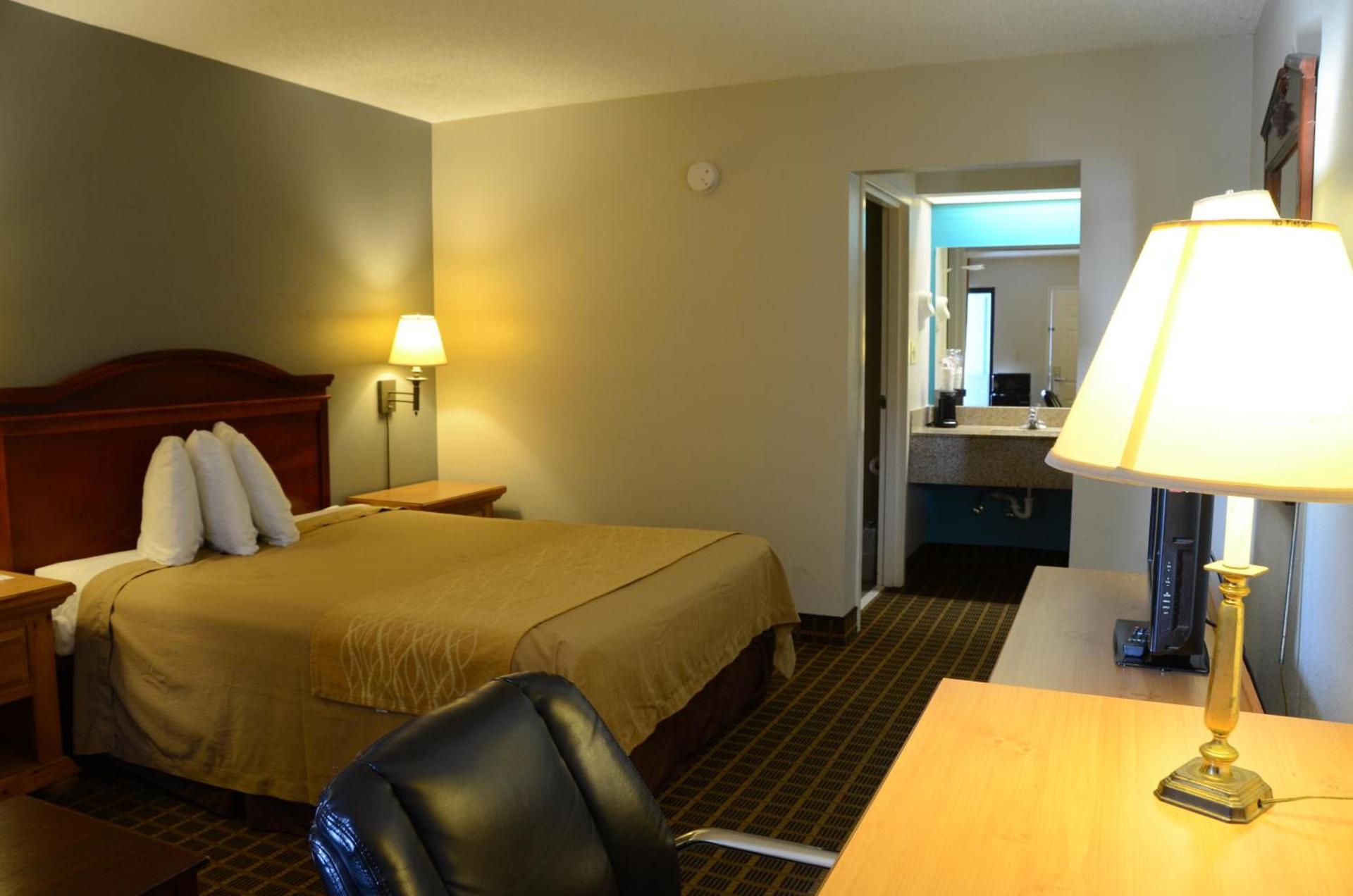 Clarksville Inn photo 4