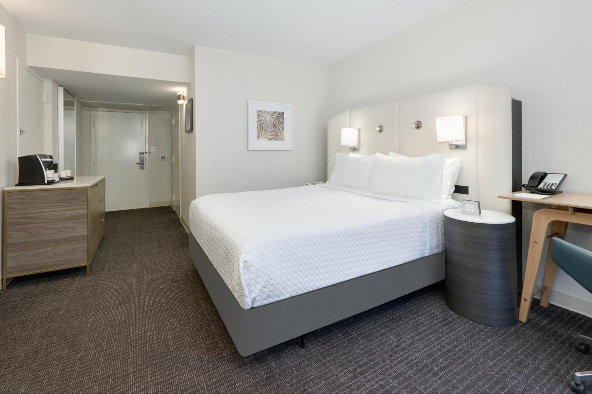 Crowne Plaza Dallas Downtown by IHG photo 6