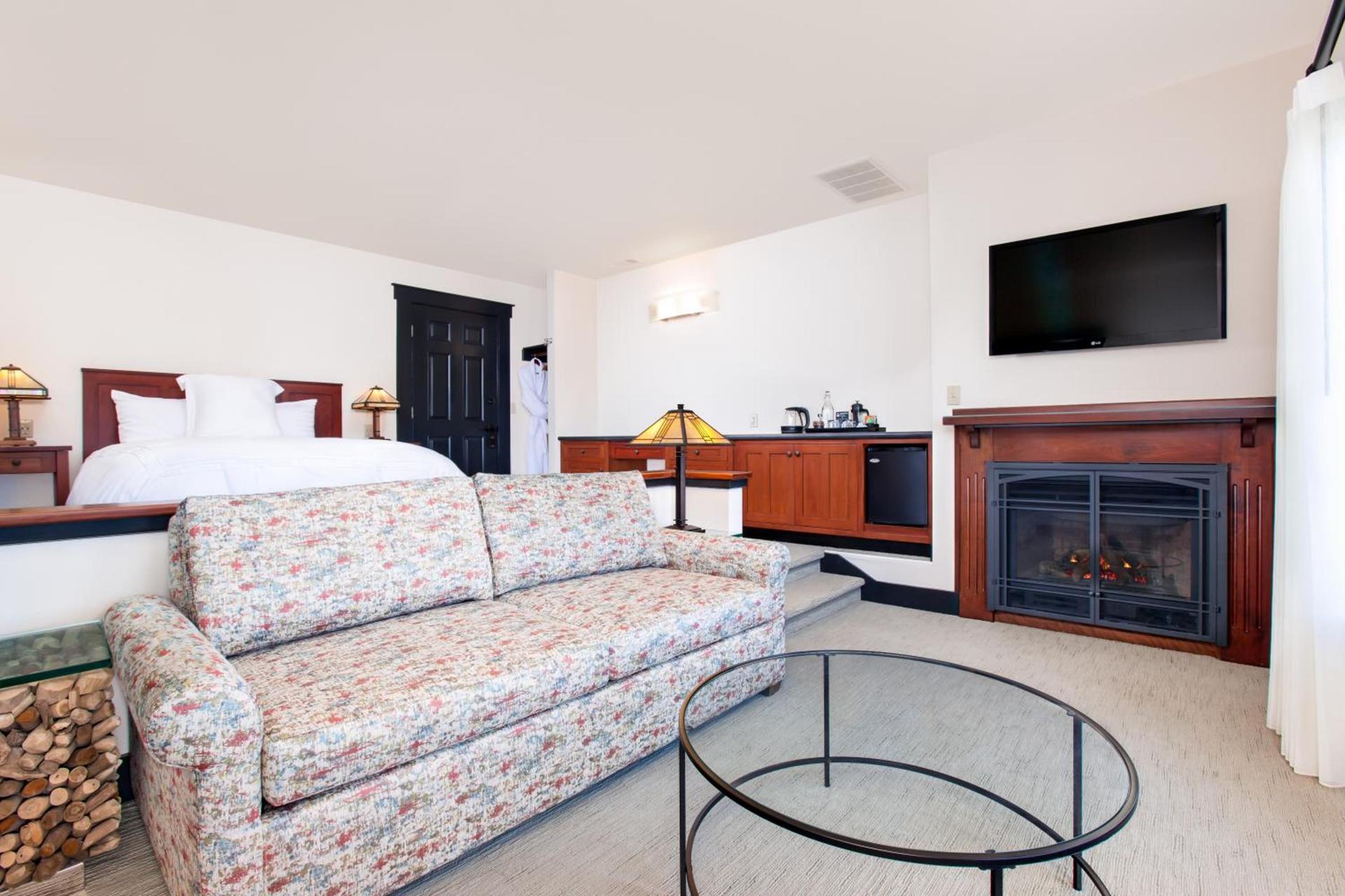 Noyo Harbor Inn photo 86