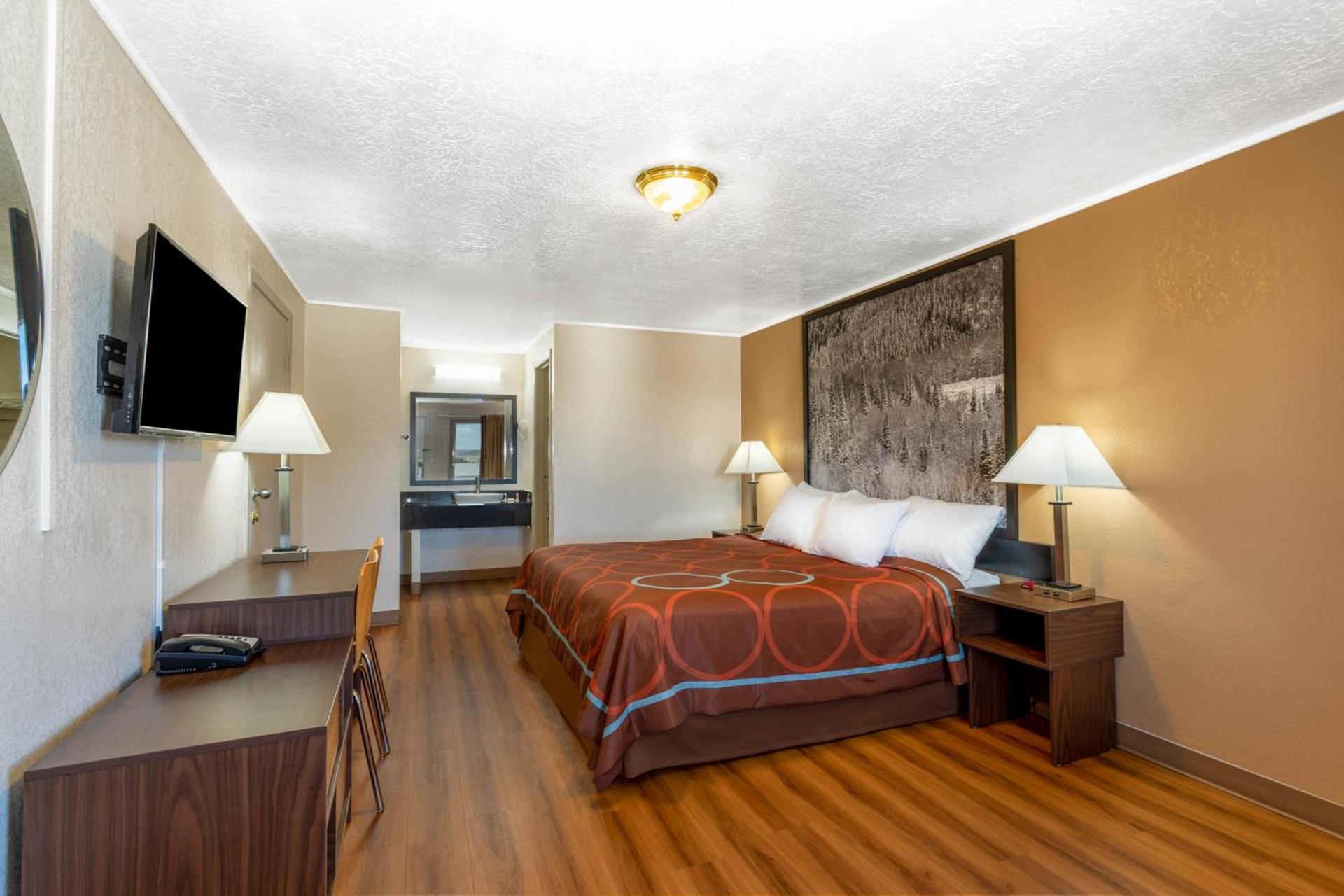Super 8 by Wyndham Evanston photo 28