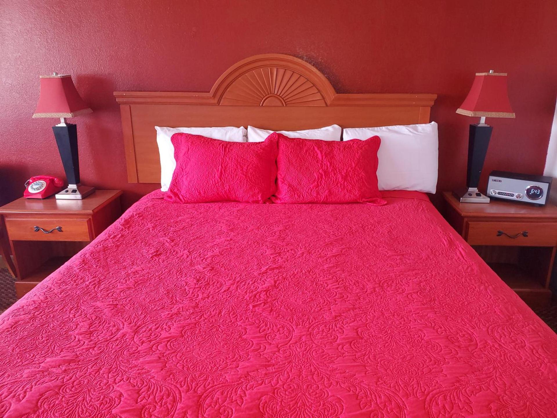 Americana Inn Motel photo 7