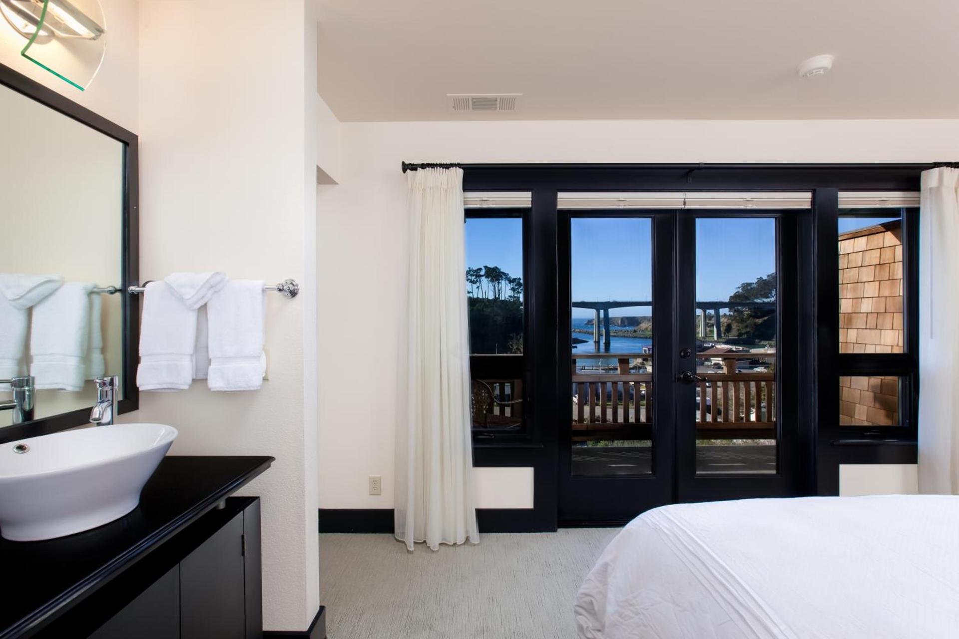 Noyo Harbor Inn photo 80