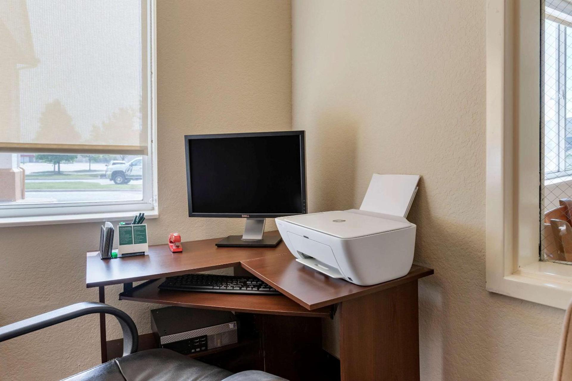 Quality Inn & Suites photo 25