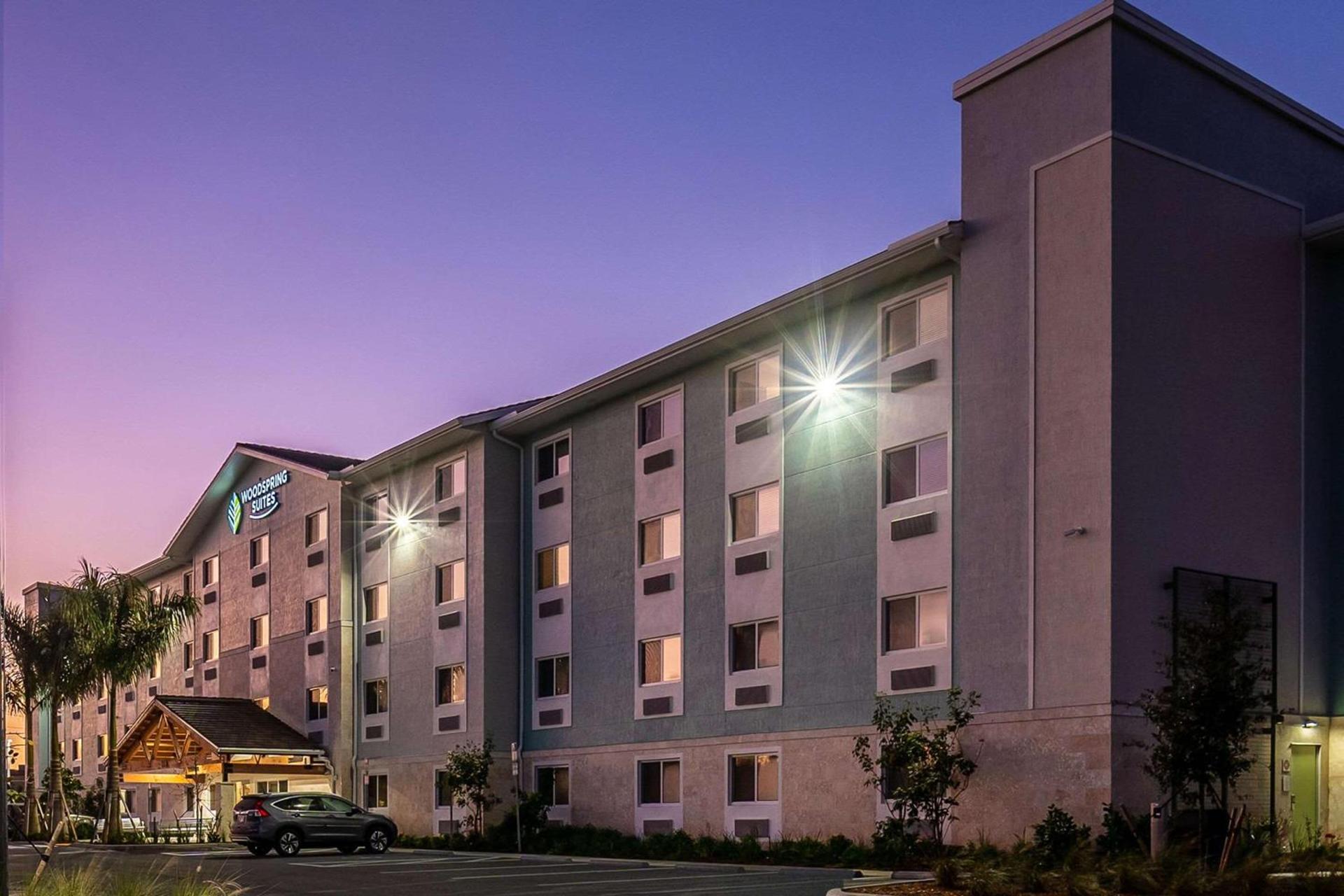 WoodSpring Suites Naples West photo 4