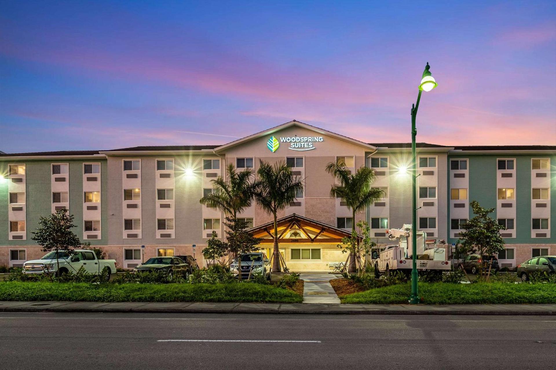 WoodSpring Suites Naples West photo 3