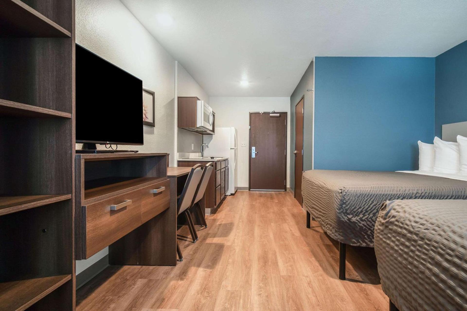 WoodSpring Suites Naples West photo 18