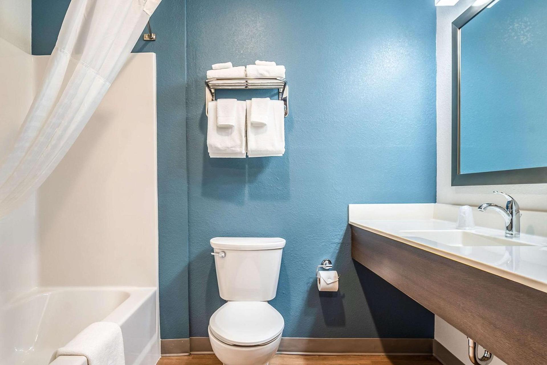 WoodSpring Suites Naples West photo 21