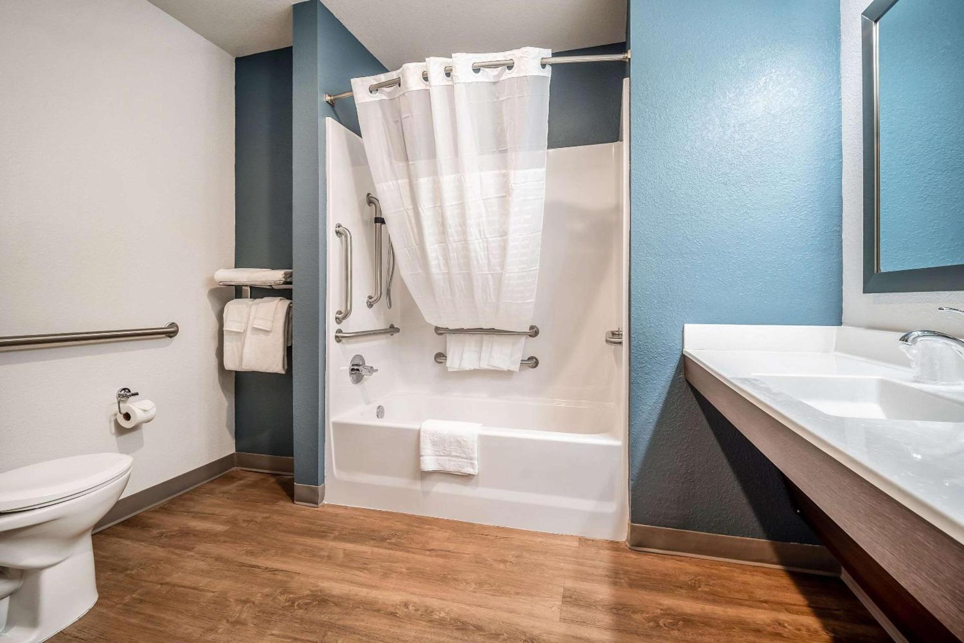 WoodSpring Suites Naples West photo 26