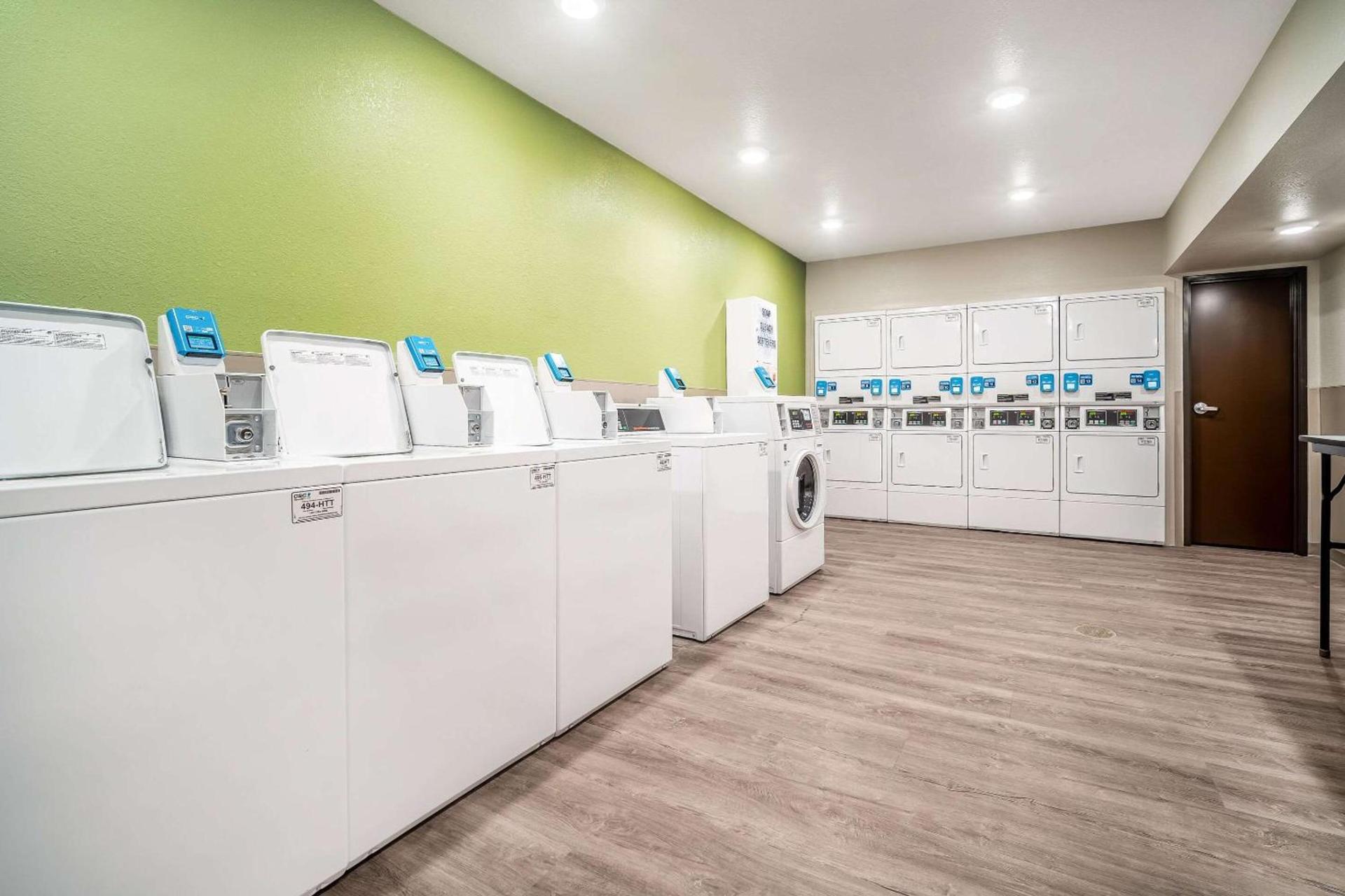 WoodSpring Suites Naples West photo 28