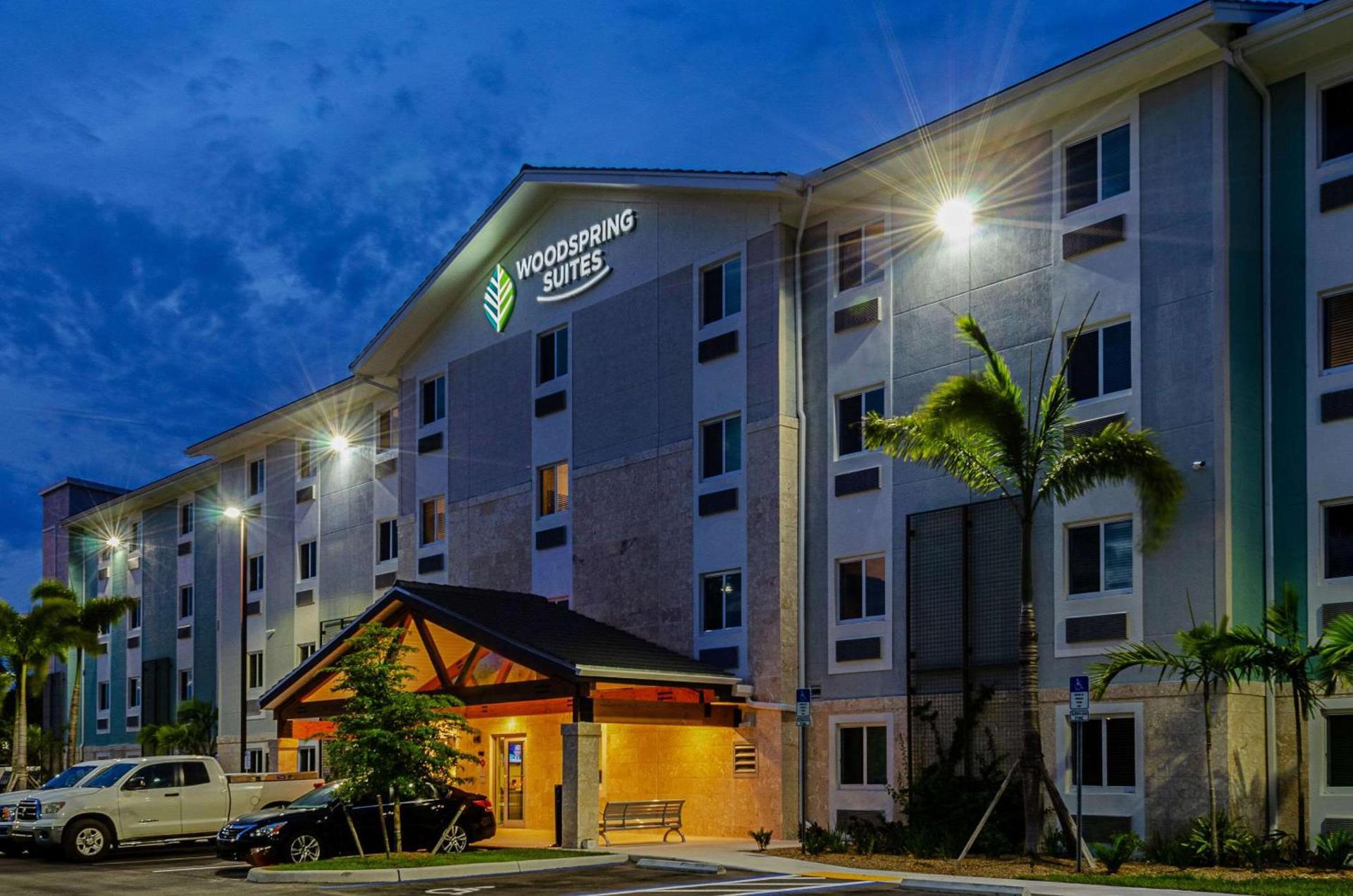WoodSpring Suites Naples East photo 5