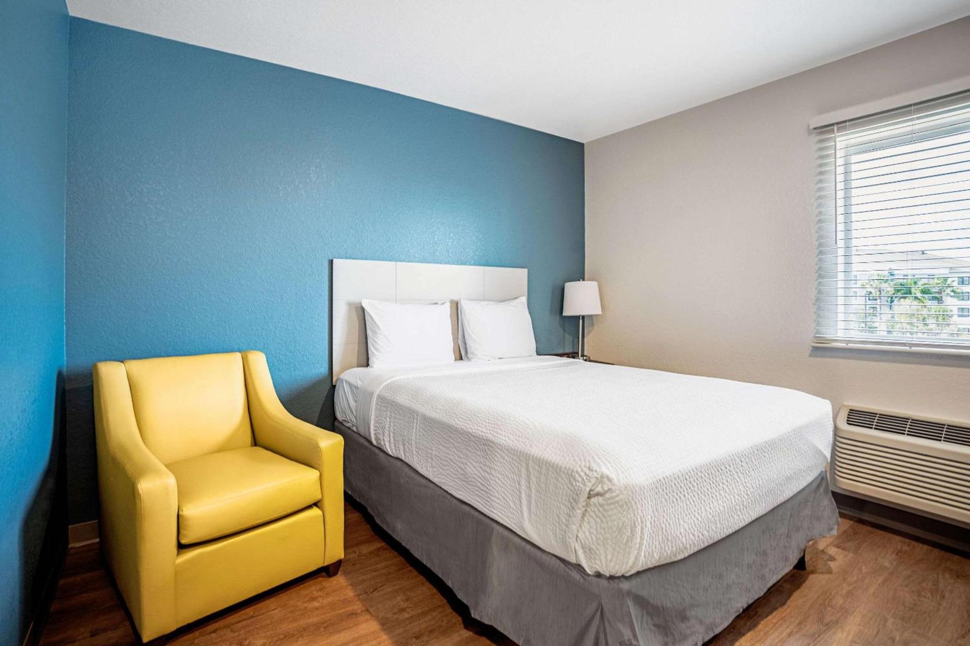 WoodSpring Suites Naples East photo 12