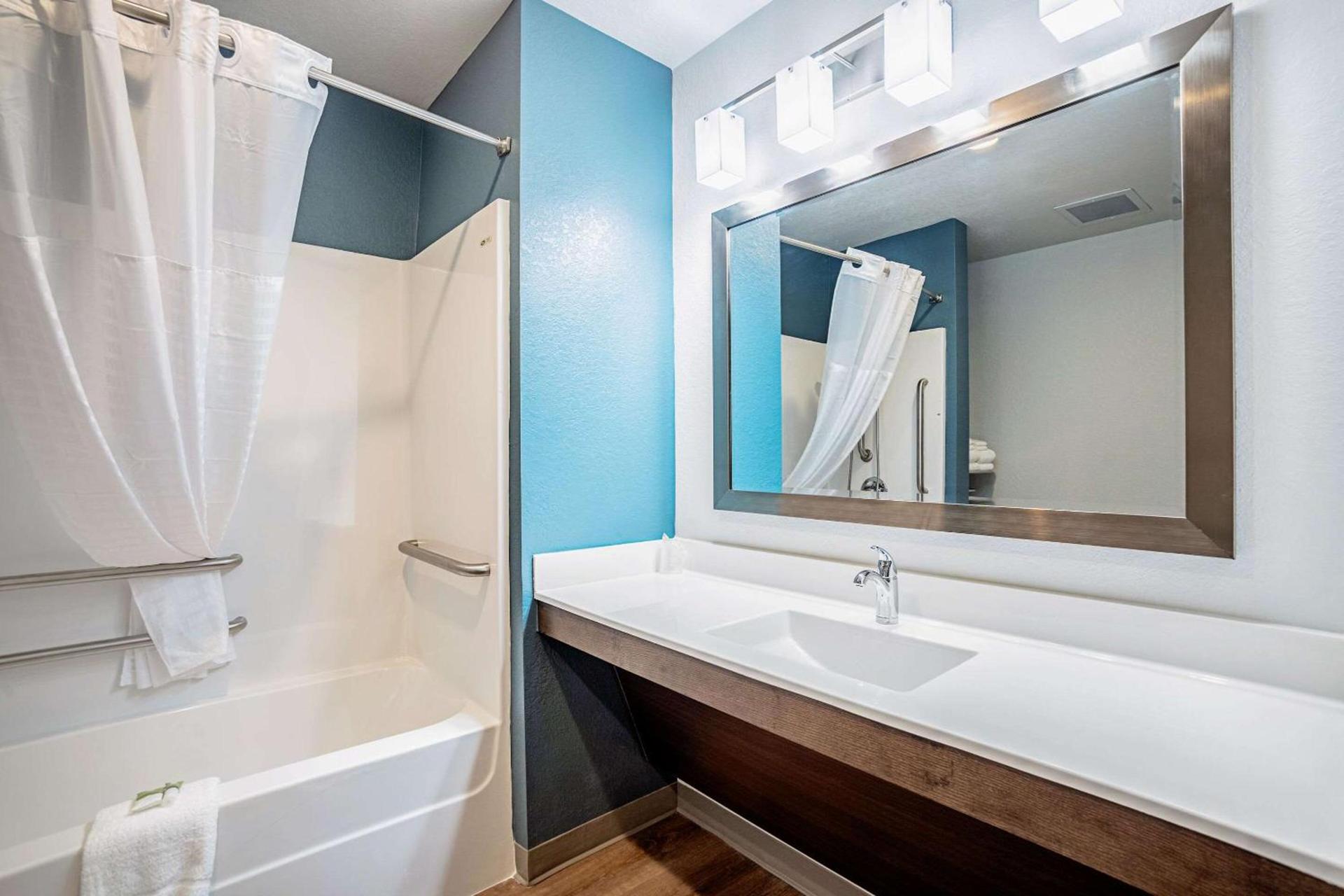 WoodSpring Suites Naples East photo 24
