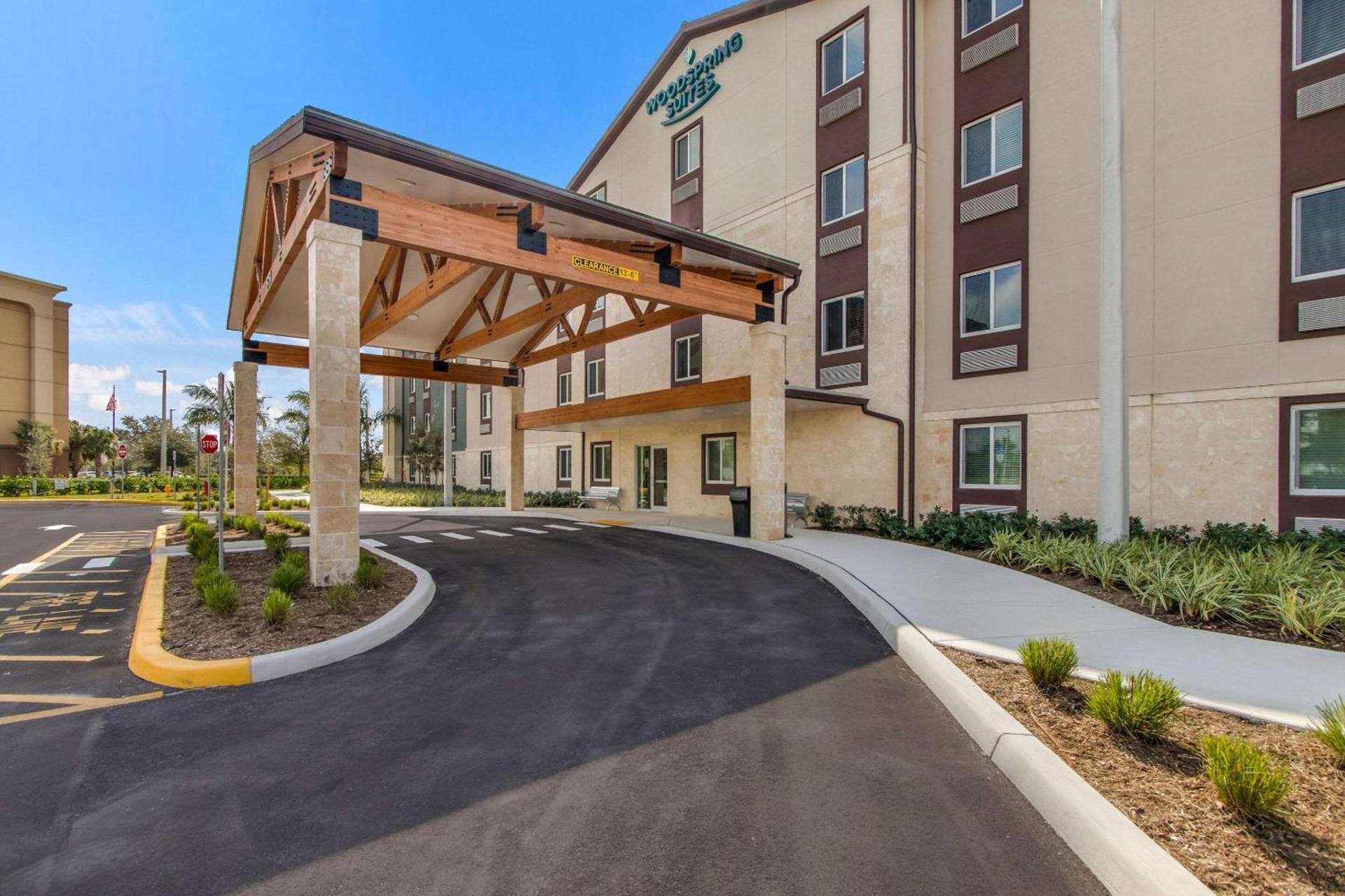 WoodSpring Suites Tamarac photo 4