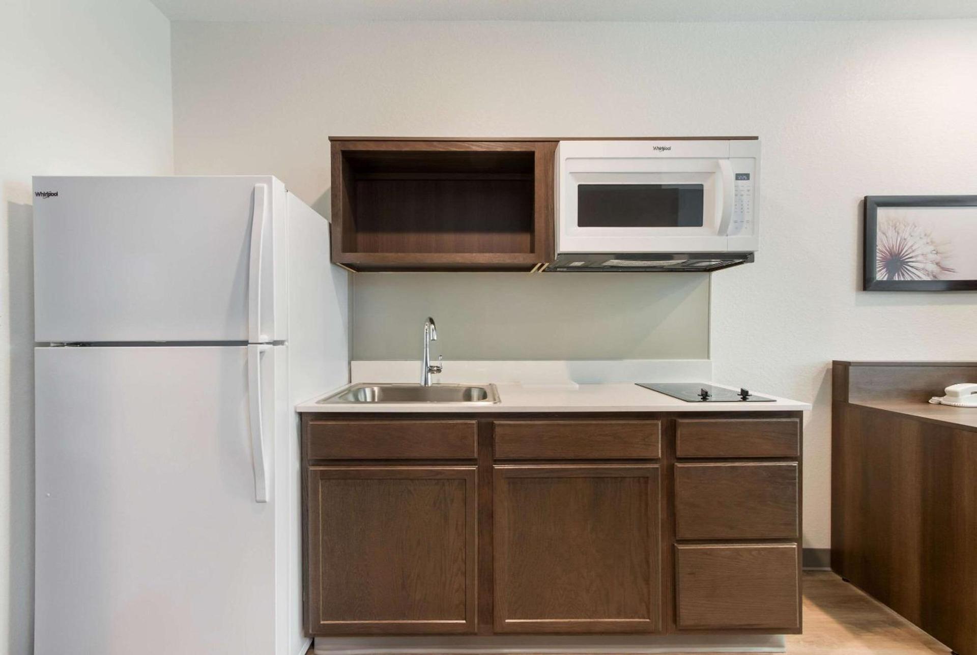 WoodSpring Suites Tamarac photo 13