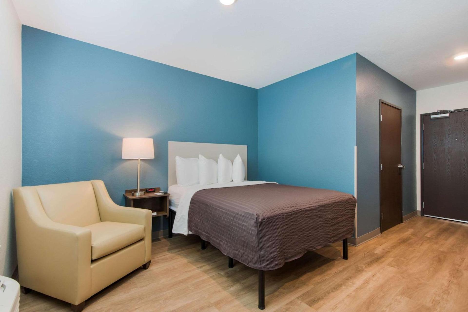 WoodSpring Suites Tamarac photo 11