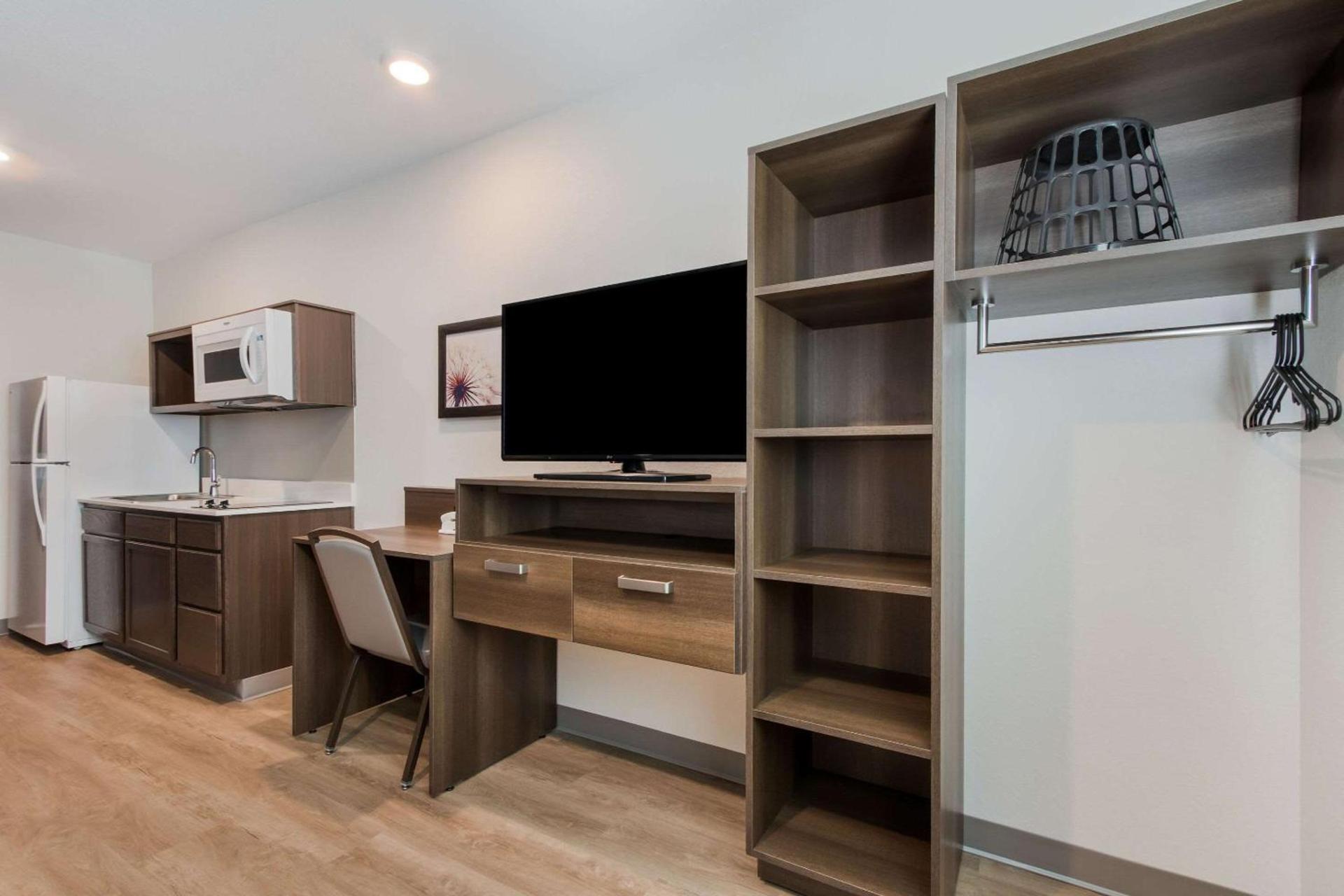 WoodSpring Suites Tamarac photo 15