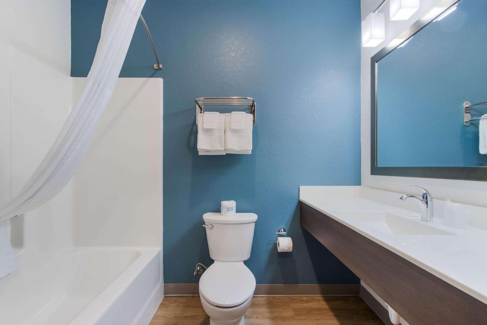 WoodSpring Suites Tamarac photo 23