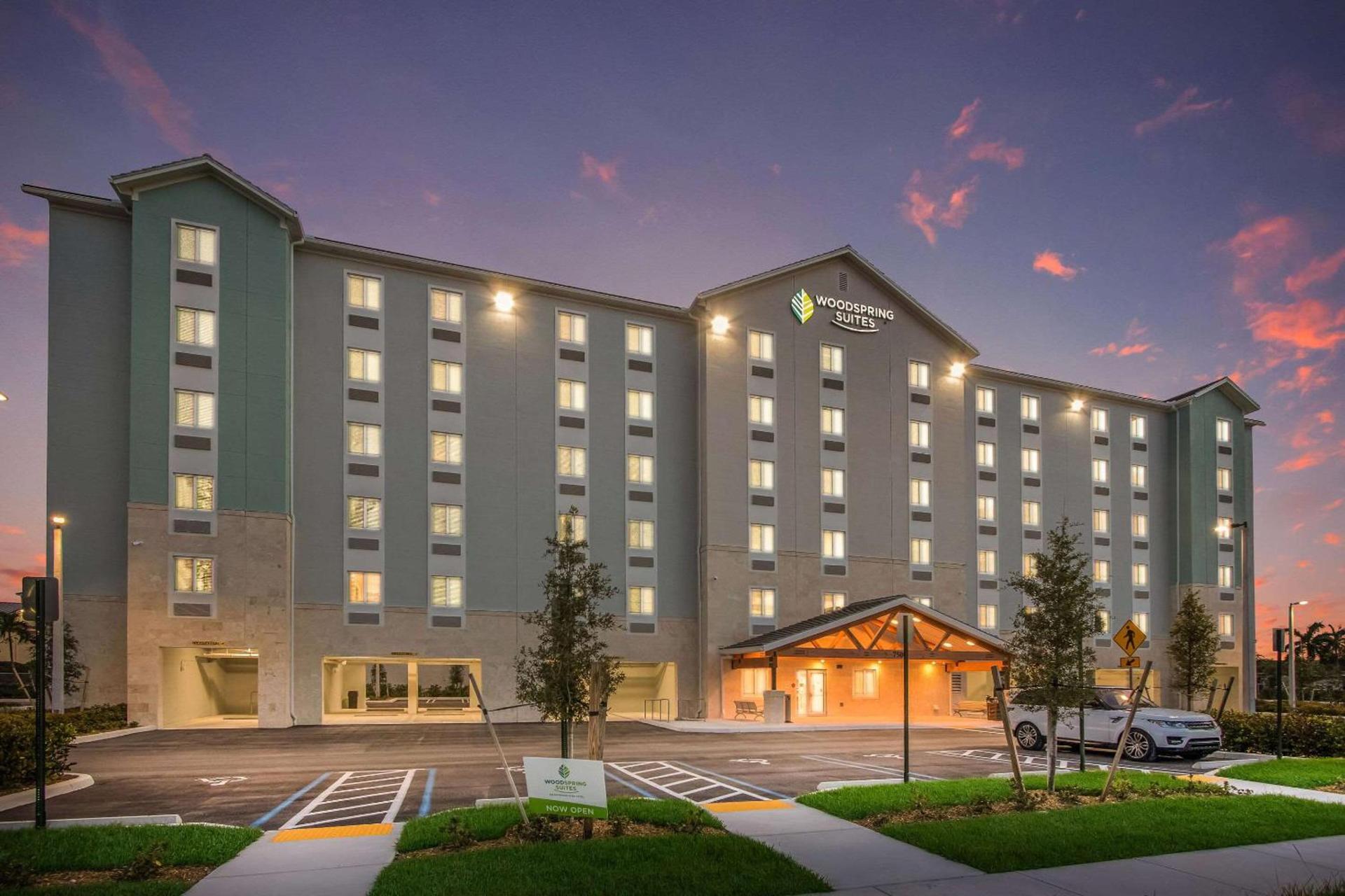 WoodSpring Suites Doral Miami Airport photo 3