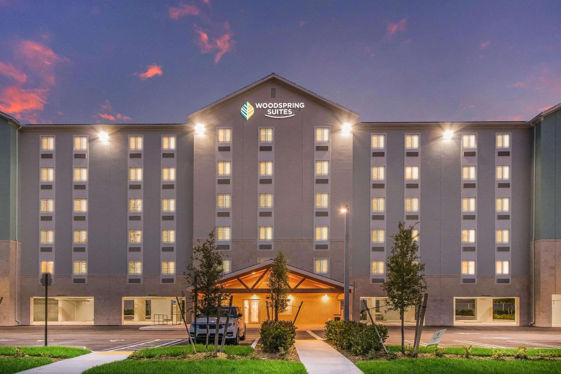 WoodSpring Suites Doral Miami Airport photo 4