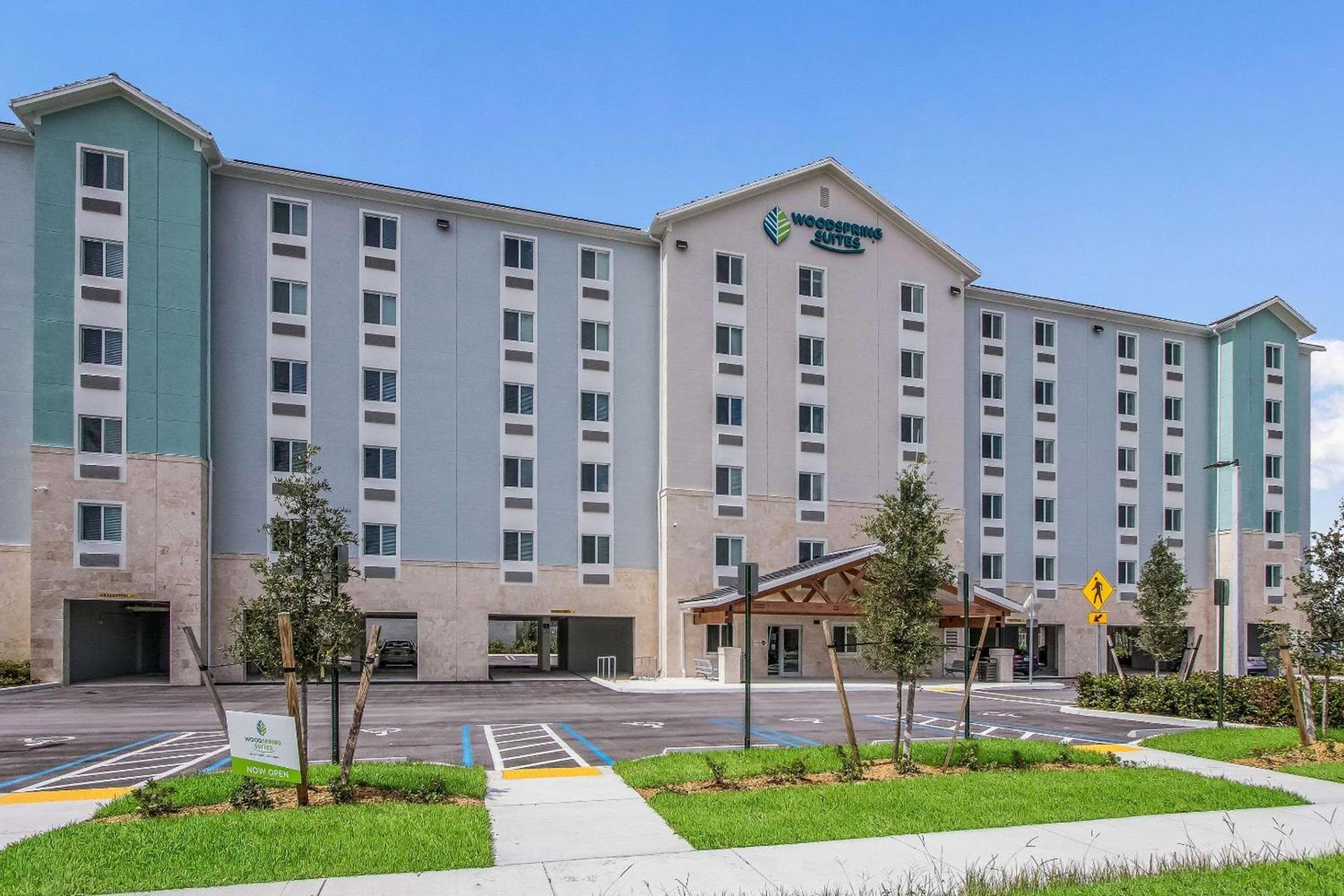 WoodSpring Suites Doral Miami Airport photo 1