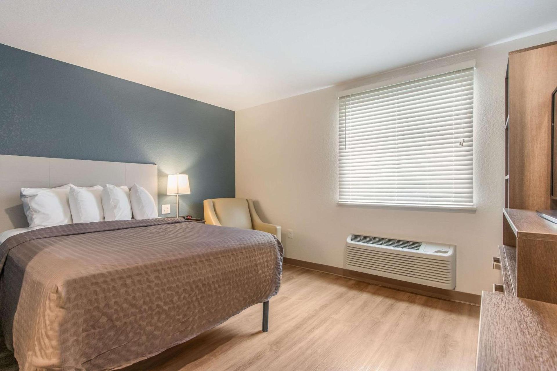 WoodSpring Suites Doral Miami Airport photo 8