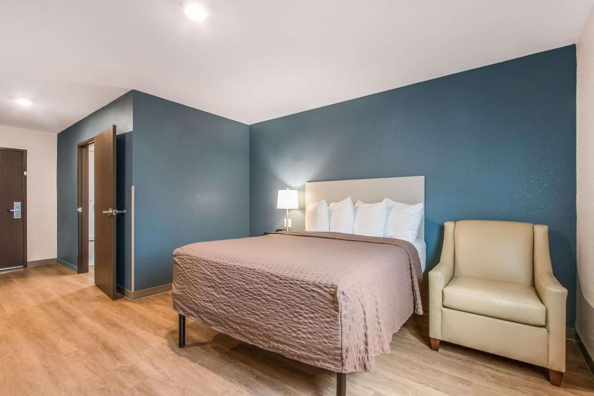WoodSpring Suites Doral Miami Airport photo 14