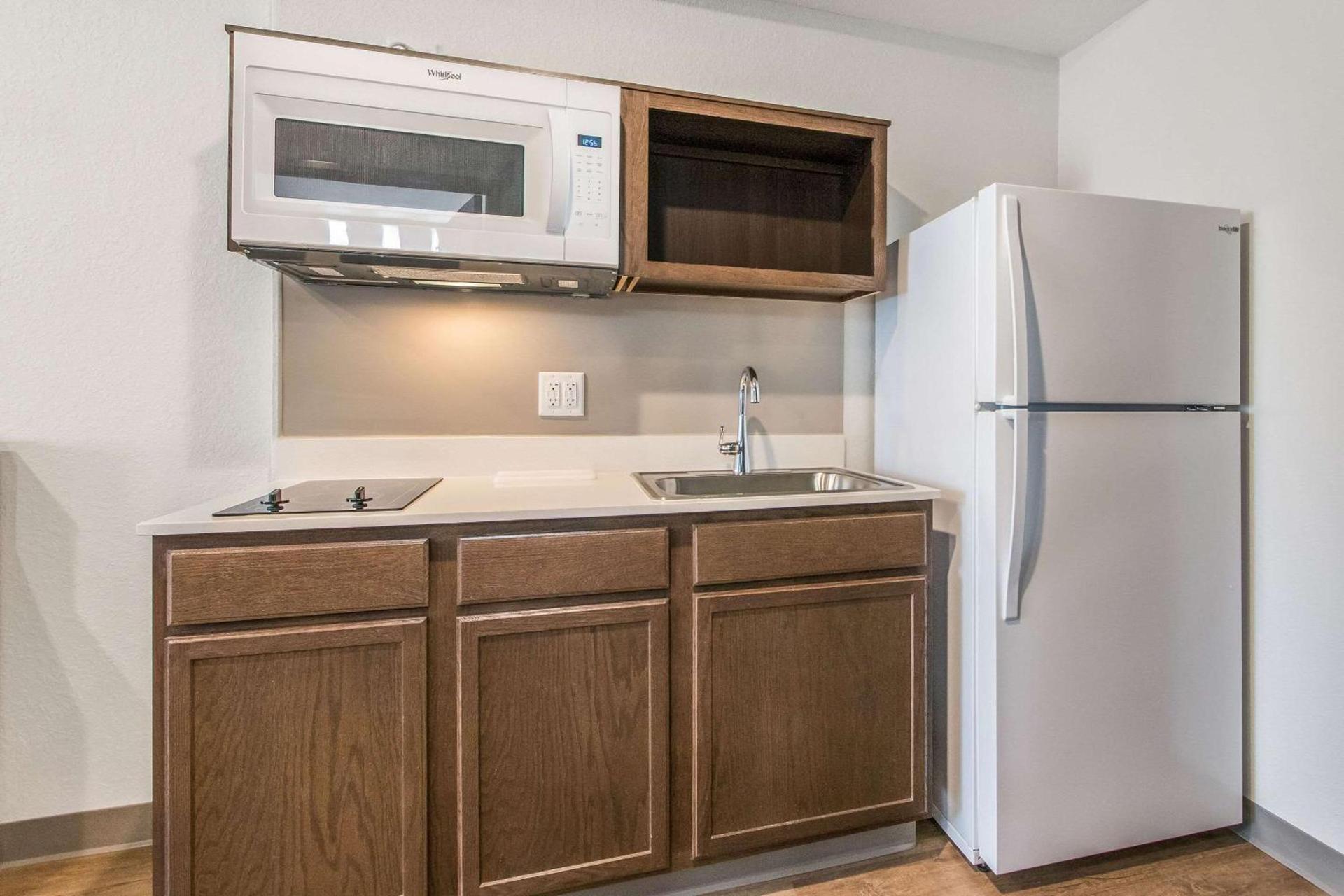 WoodSpring Suites Doral Miami Airport photo 11