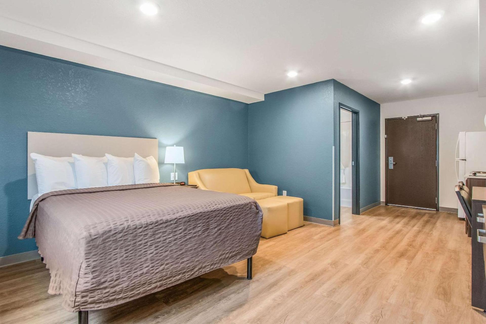 WoodSpring Suites Doral Miami Airport photo 16