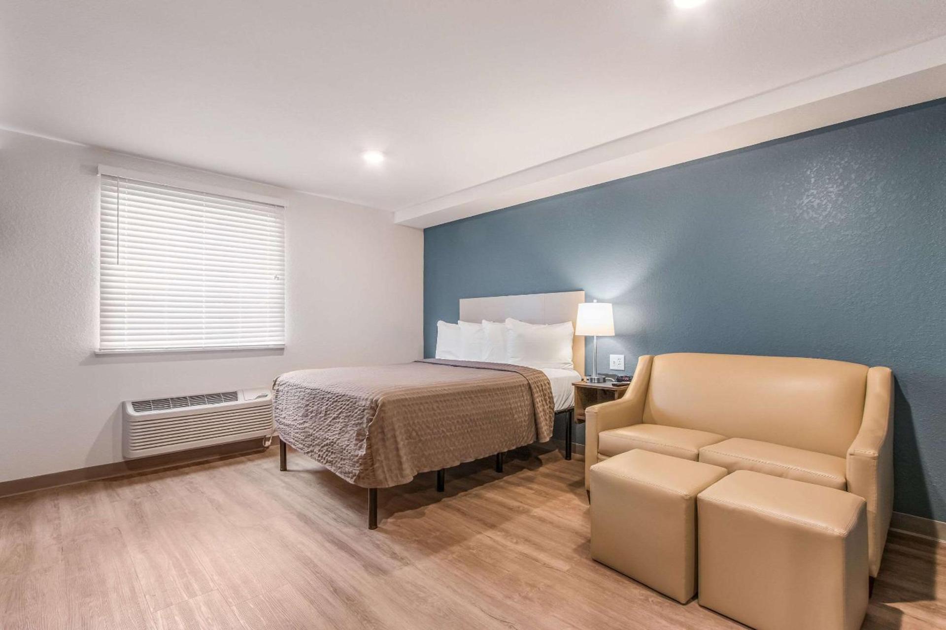 WoodSpring Suites Doral Miami Airport photo 18