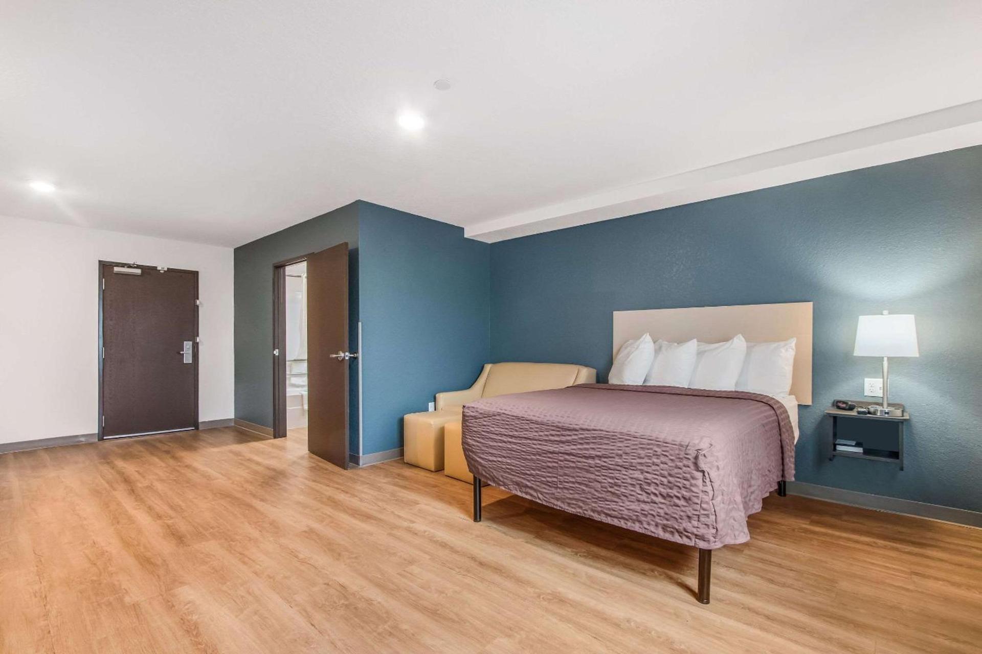 WoodSpring Suites Doral Miami Airport photo 21