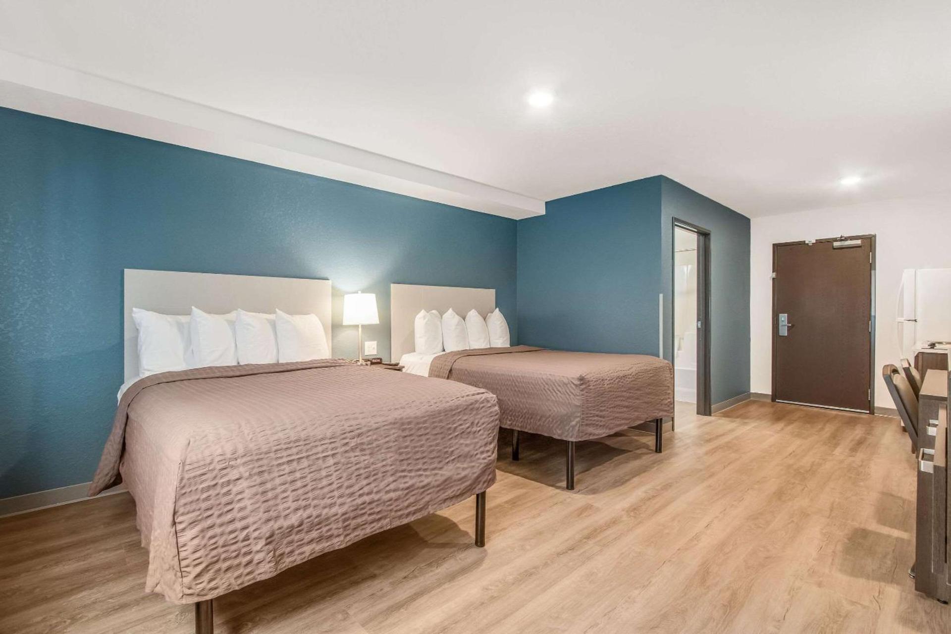 WoodSpring Suites Doral Miami Airport photo 24