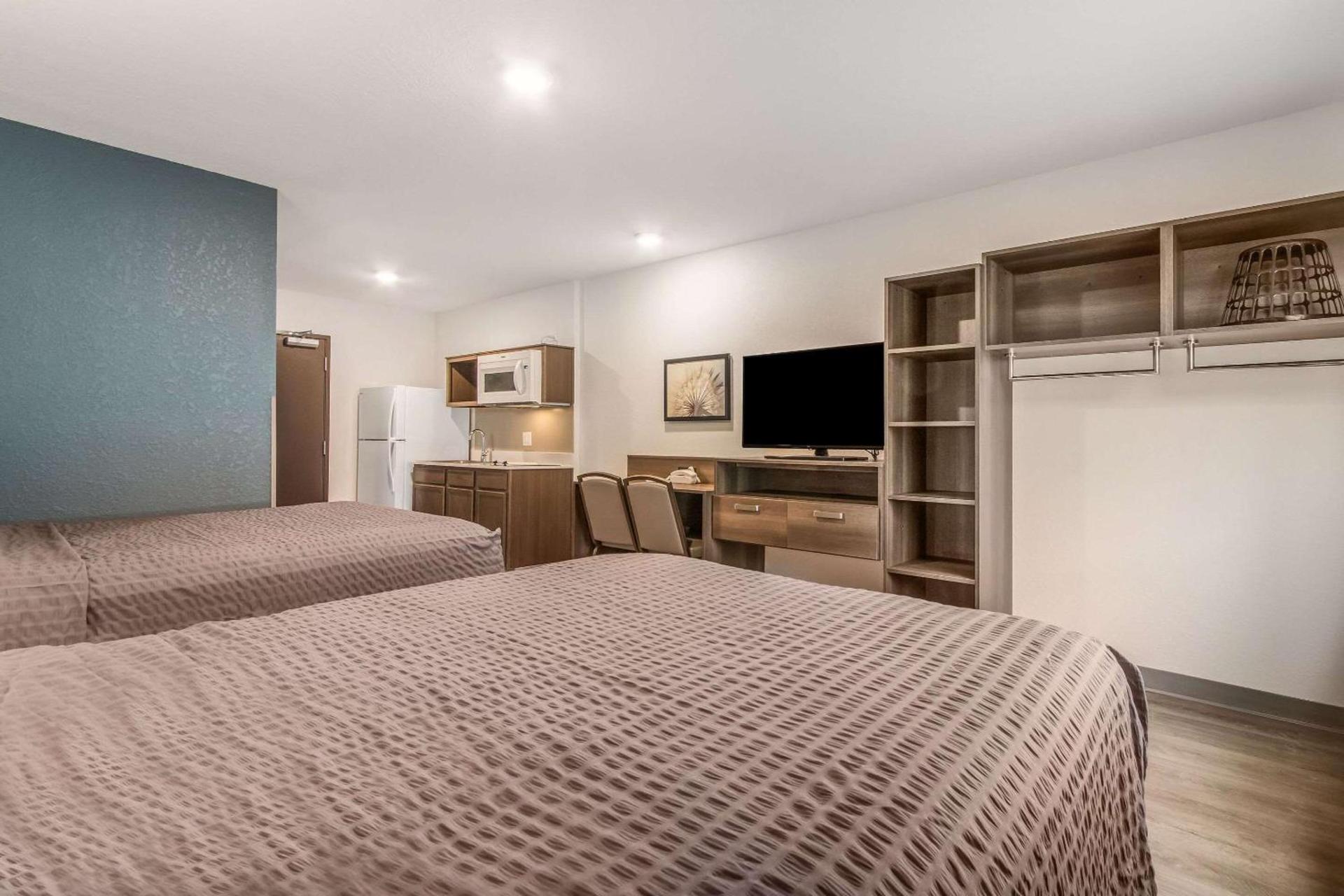 WoodSpring Suites Doral Miami Airport photo 25