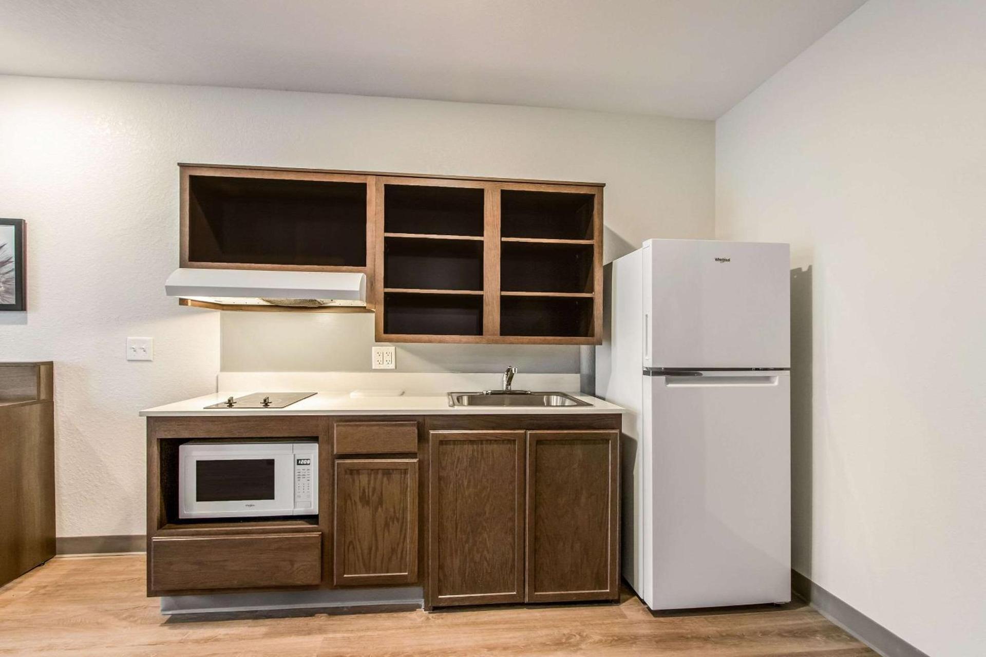 WoodSpring Suites Doral Miami Airport photo 26