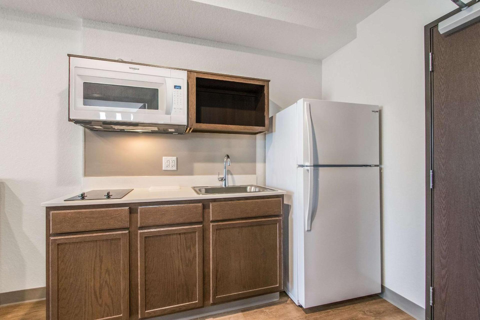 WoodSpring Suites Doral Miami Airport photo 31