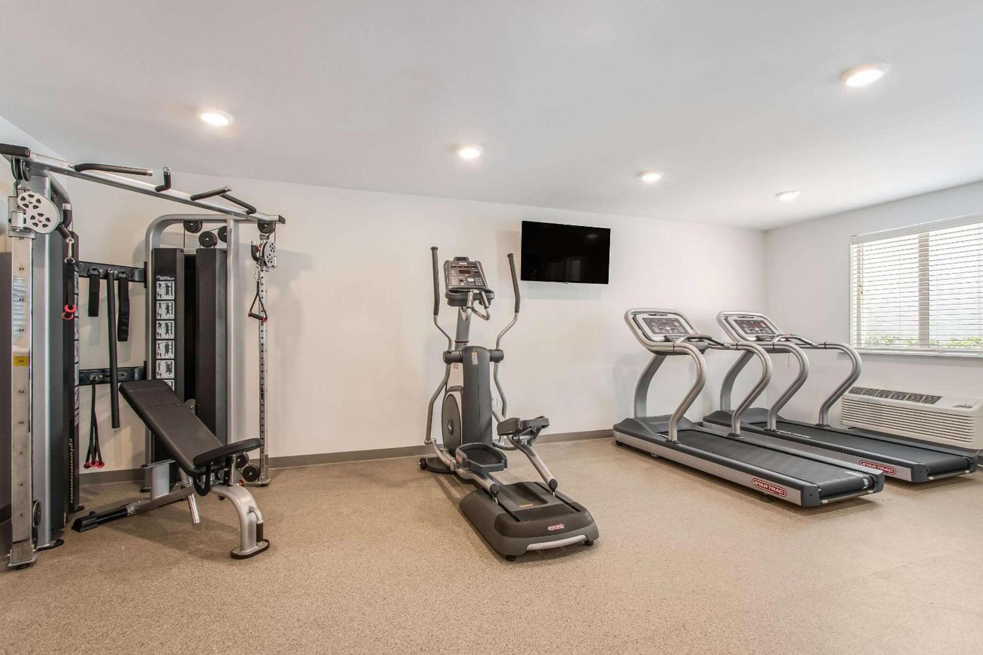 WoodSpring Suites Doral Miami Airport photo 33