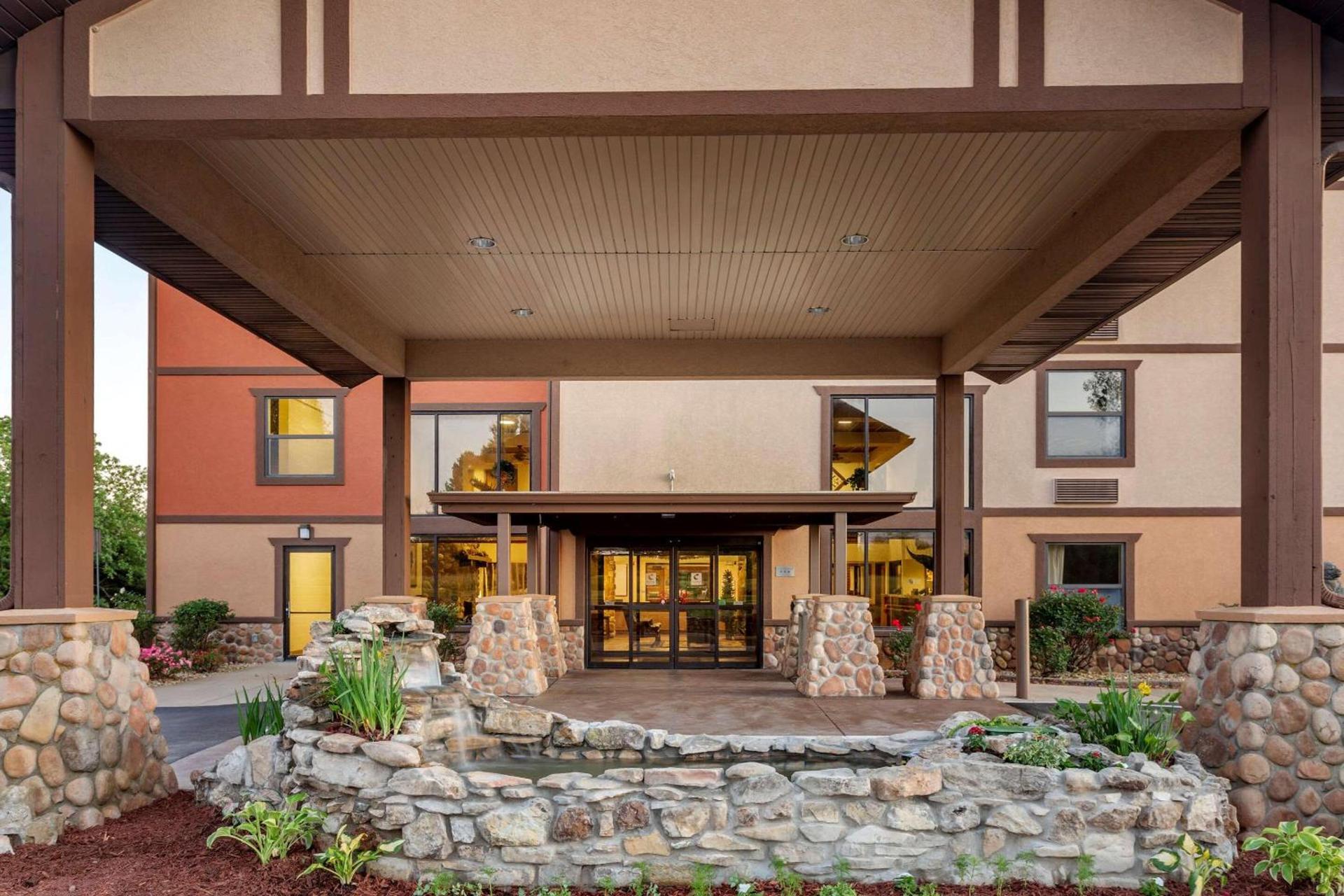 Comfort Inn & Suites Branson Meadows photo 4
