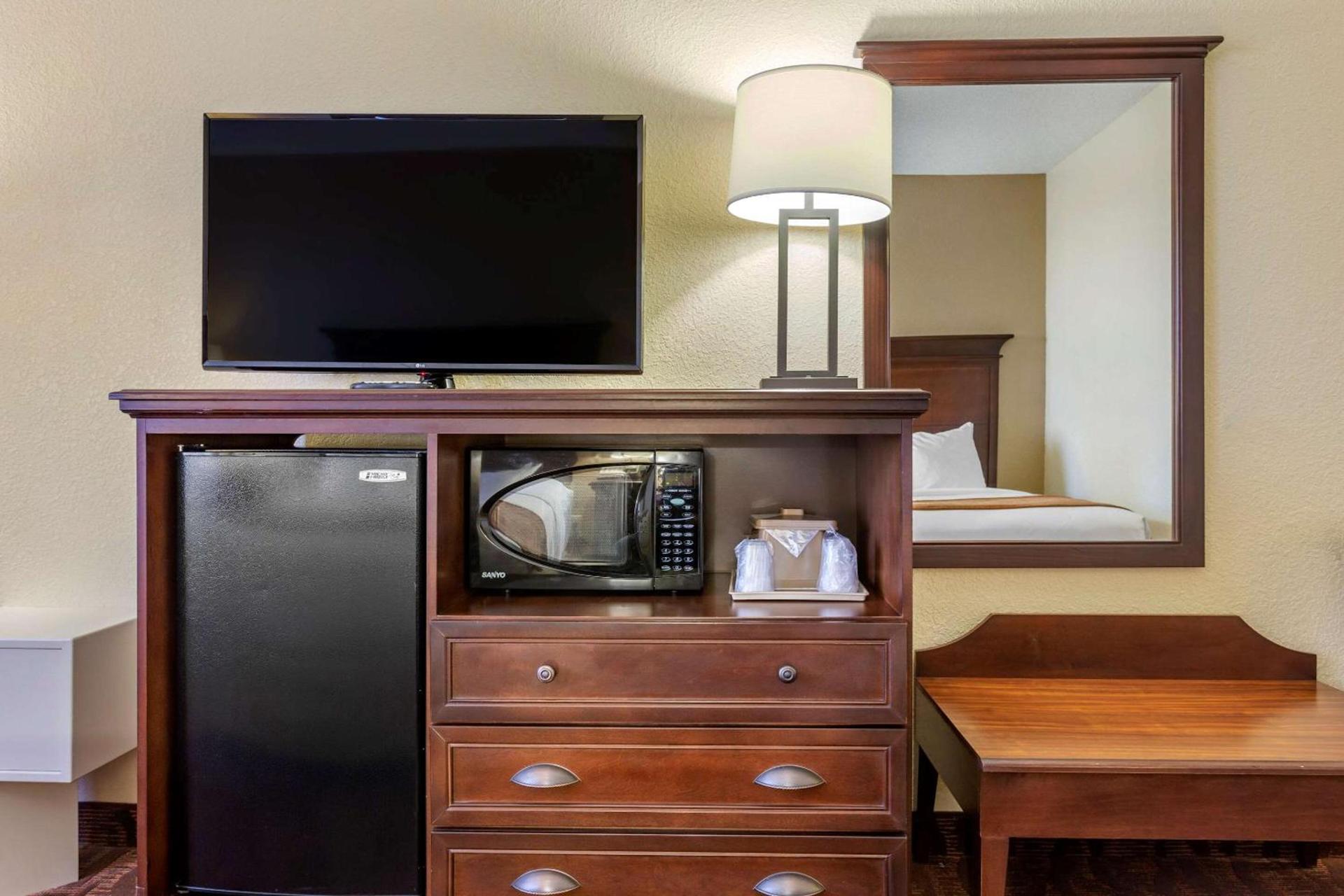 Comfort Inn & Suites Branson Meadows photo 19