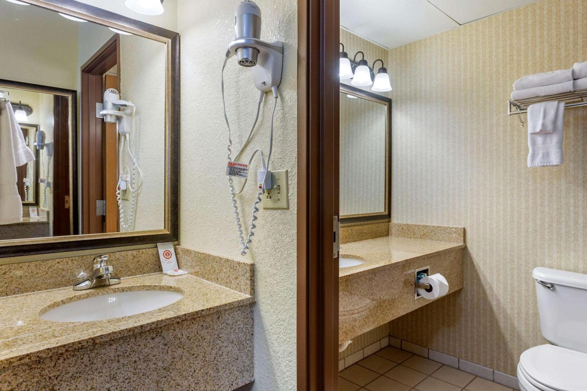 Comfort Inn & Suites Branson Meadows photo 20