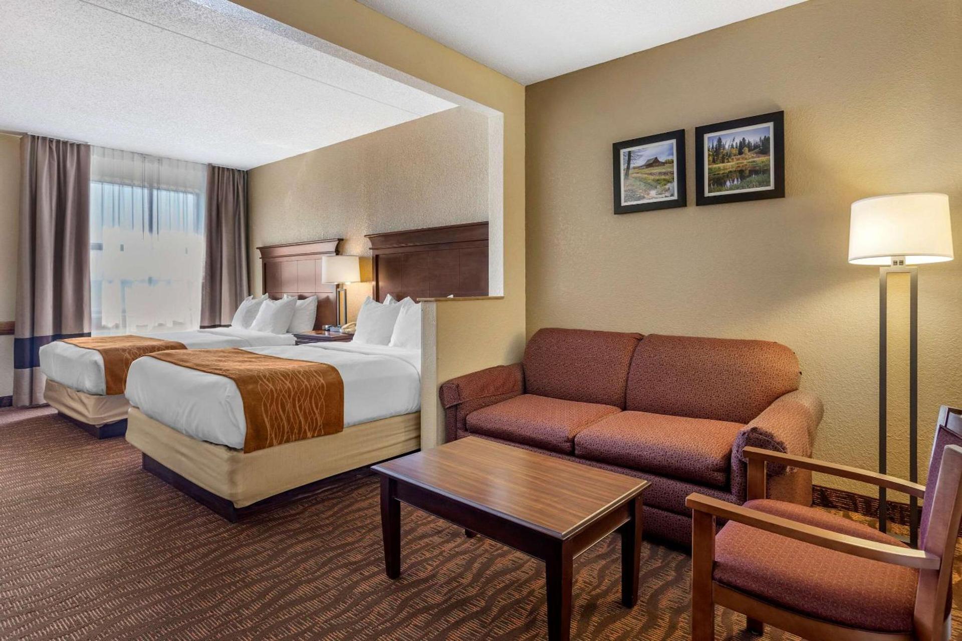 Comfort Inn & Suites Branson Meadows photo 35