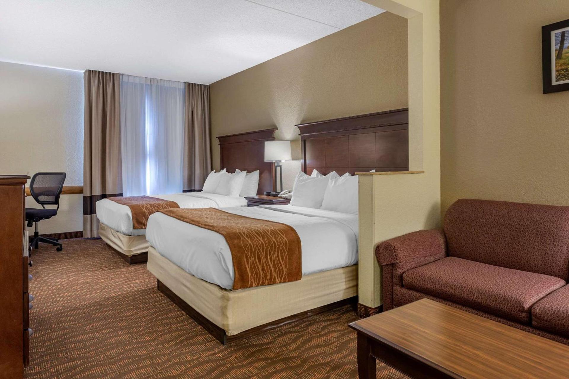 Comfort Inn & Suites Branson Meadows photo 37