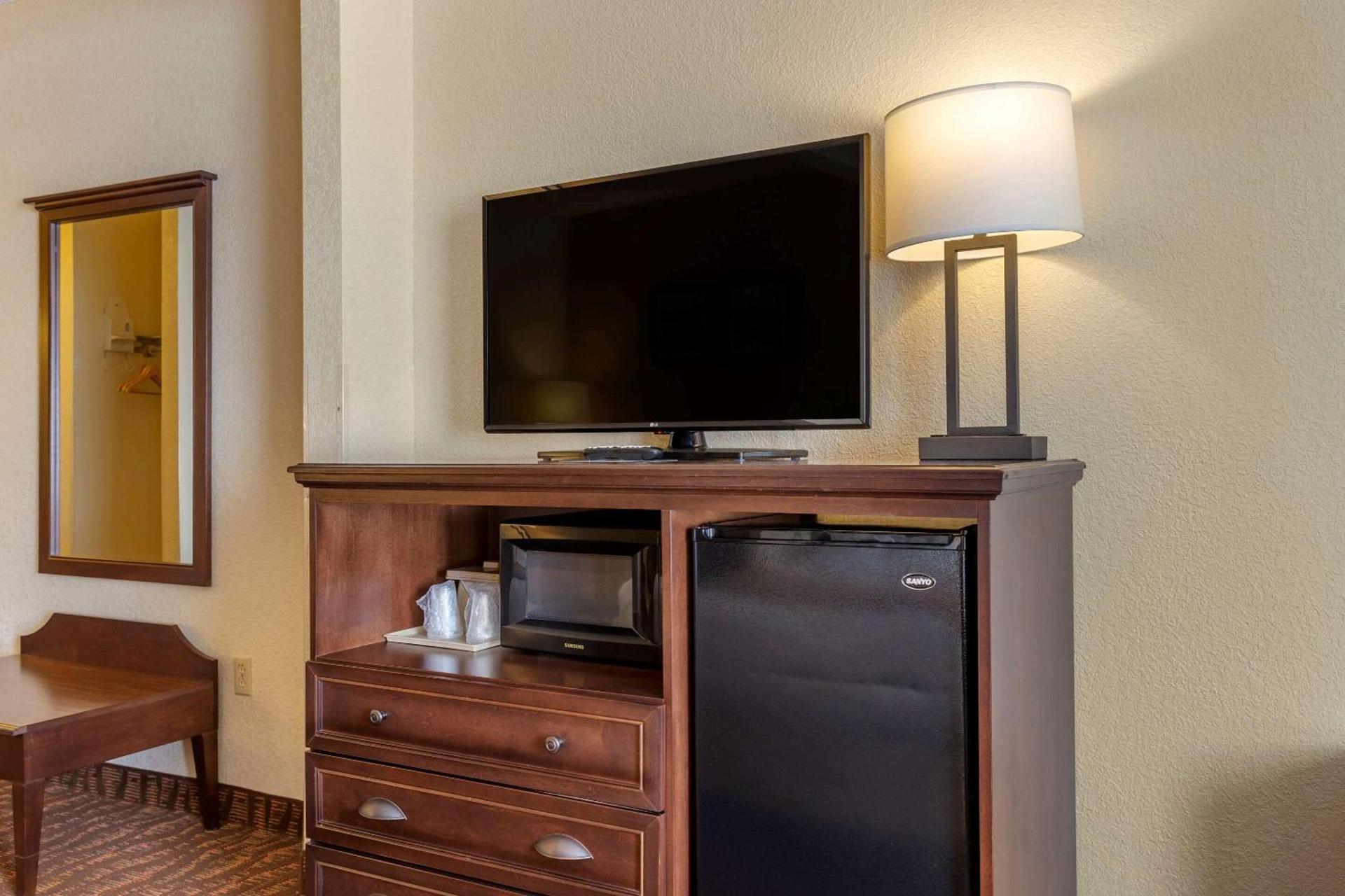 Comfort Inn & Suites Branson Meadows photo 36