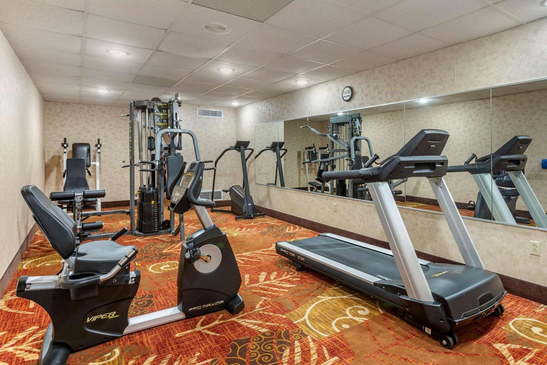 Comfort Inn & Suites Branson Meadows photo 41